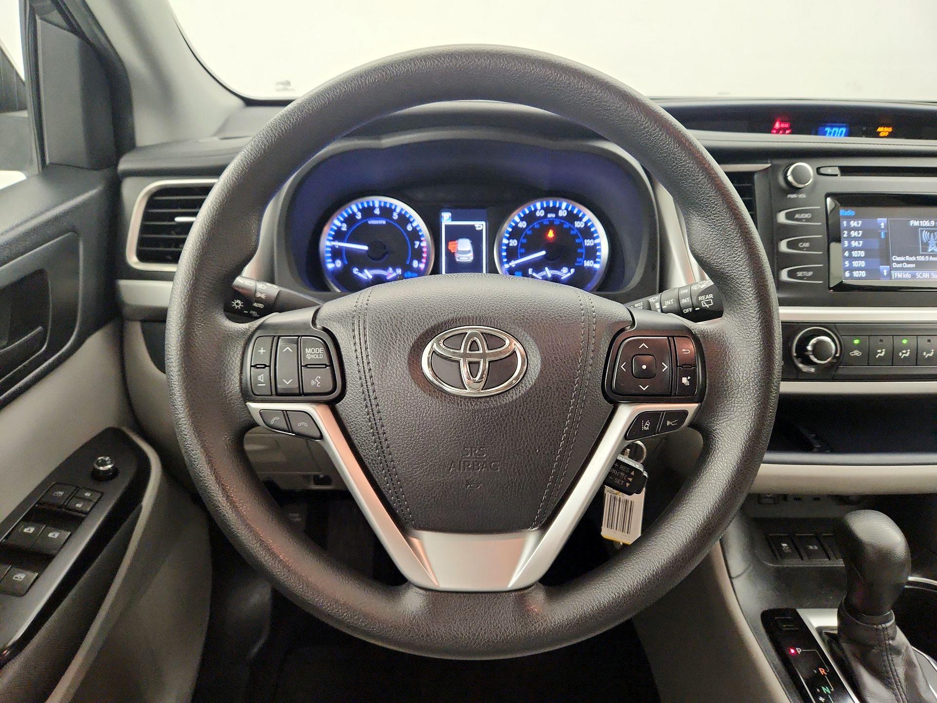 Thumbnail: 2019 Toyota Highlander - 10