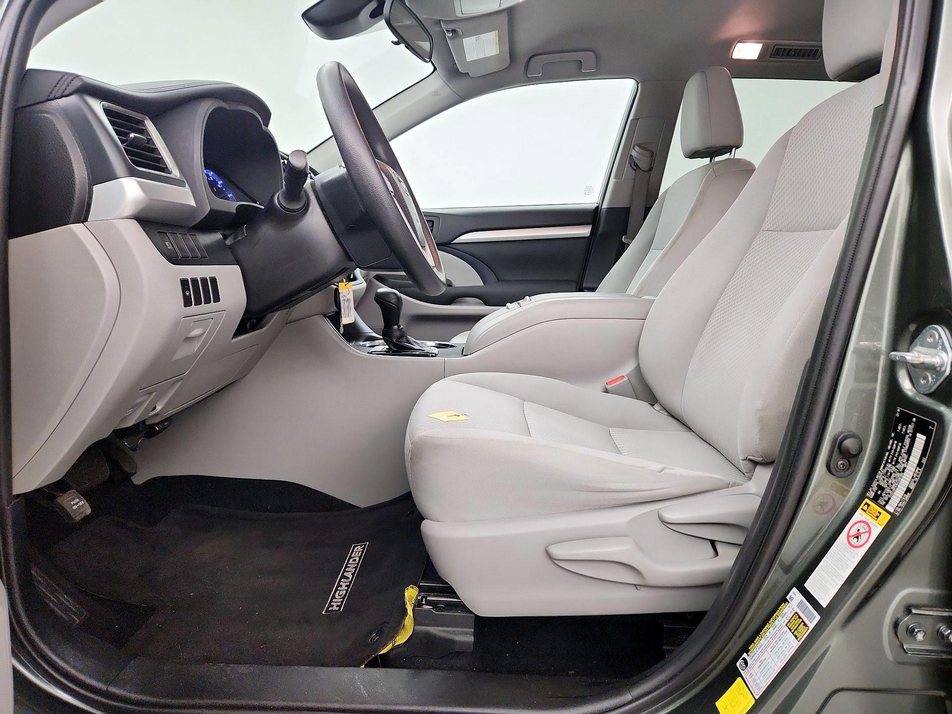 Thumbnail: 2019 Toyota Highlander - 11