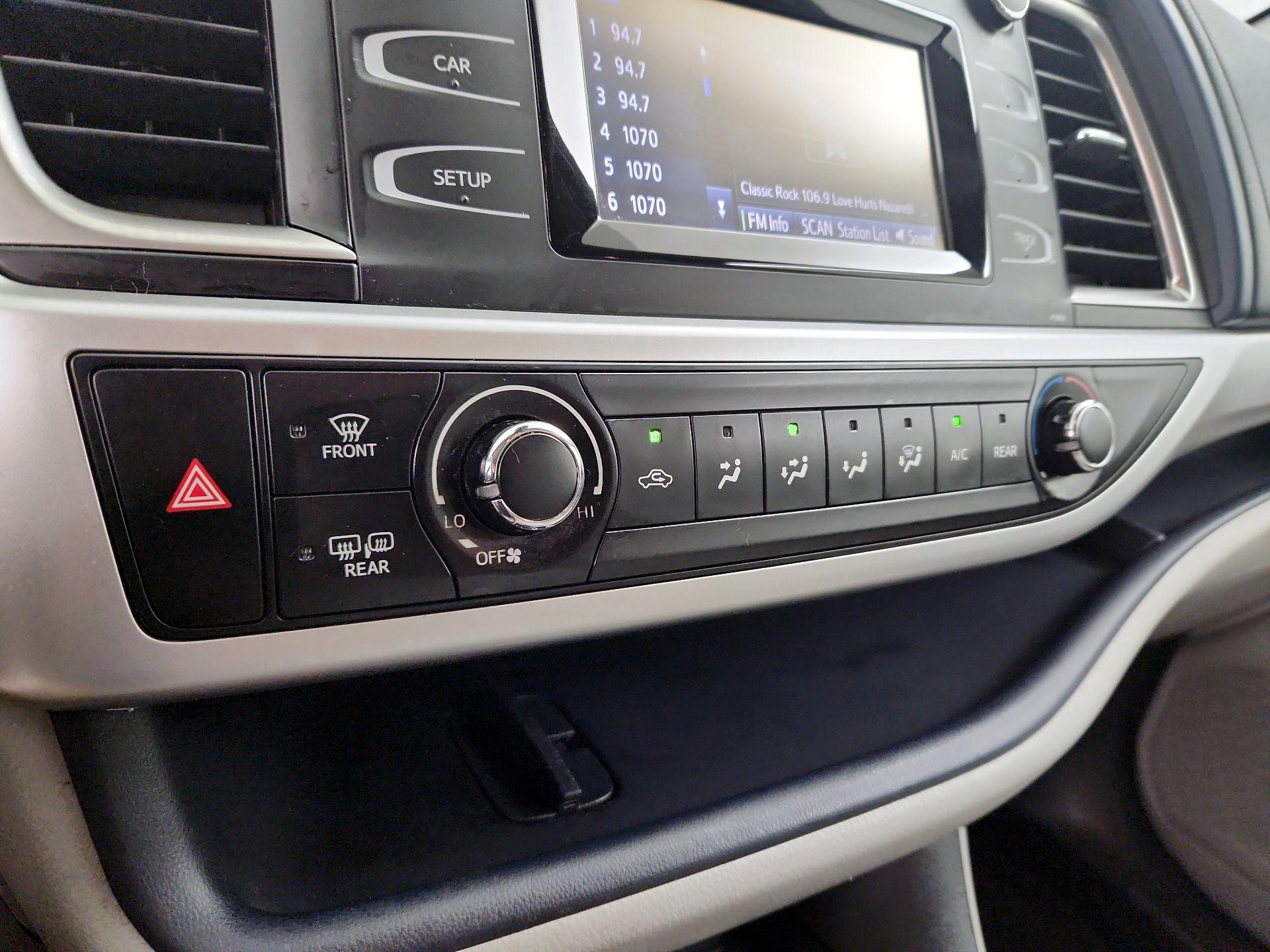 Thumbnail: 2019 Toyota Highlander - 16