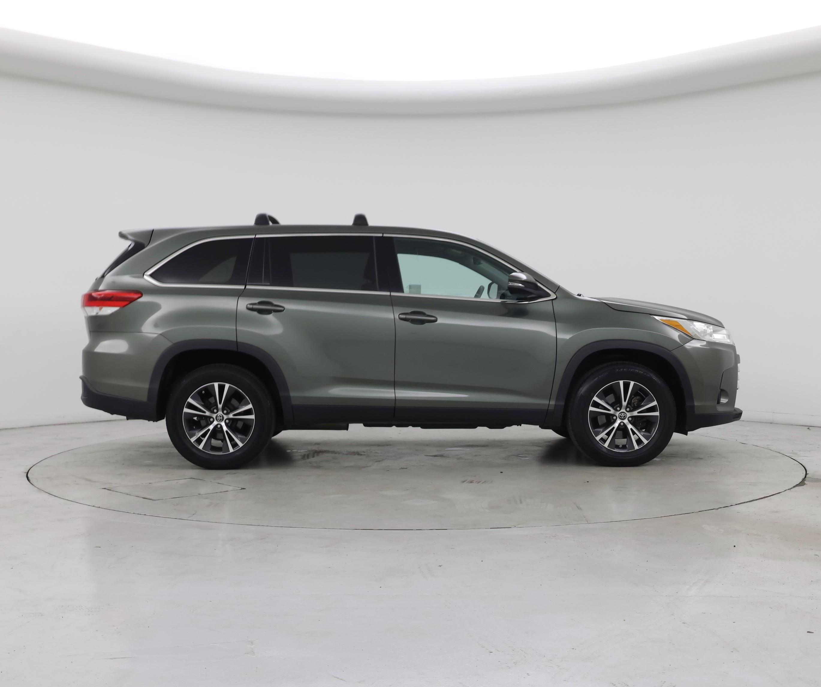 Thumbnail: 2019 Toyota Highlander - 7