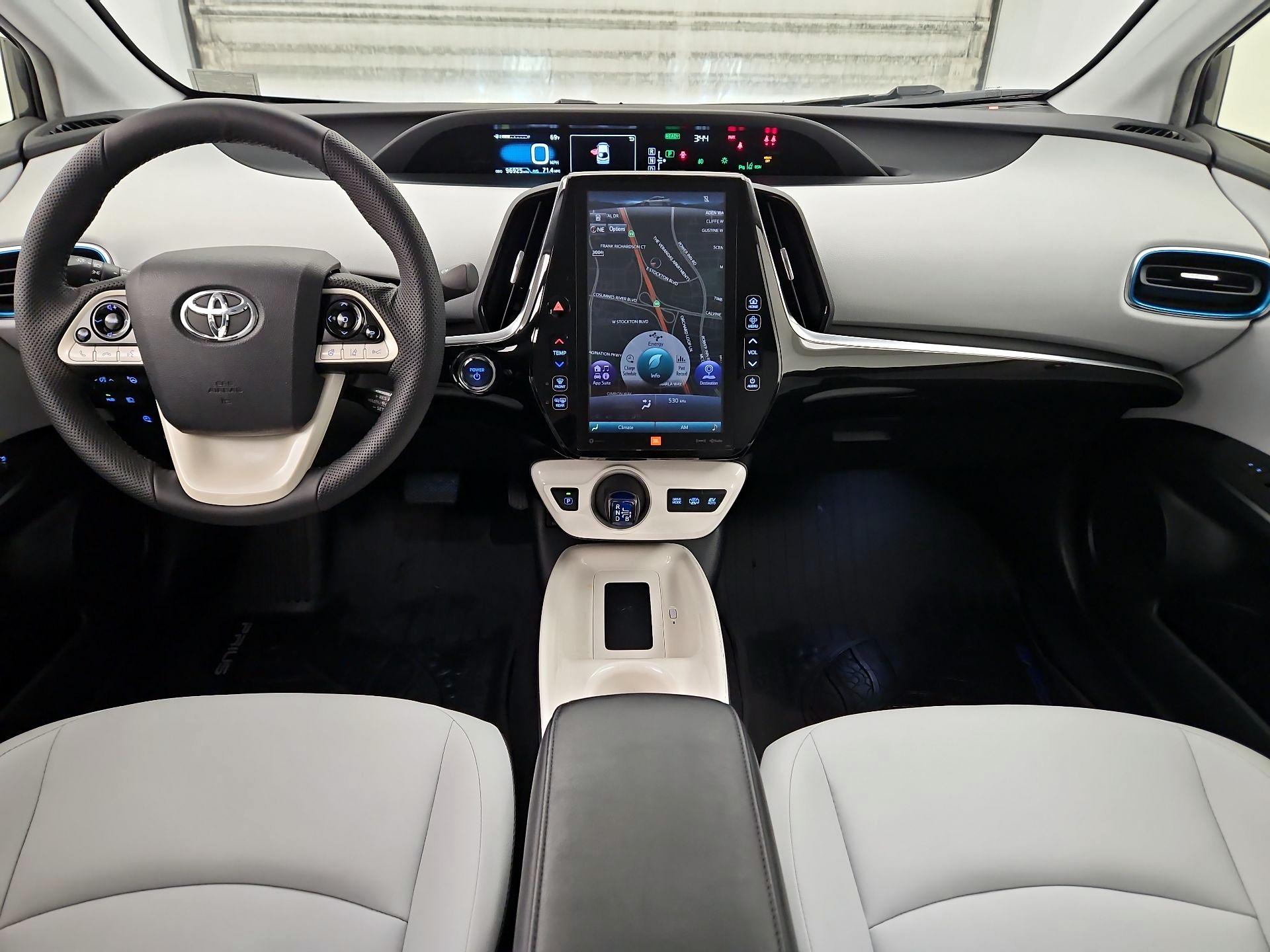 Thumbnail: 2017 Toyota Prius Prime - 9