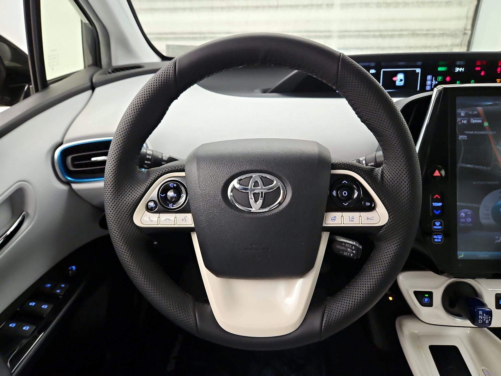 Thumbnail: 2017 Toyota Prius Prime - 10