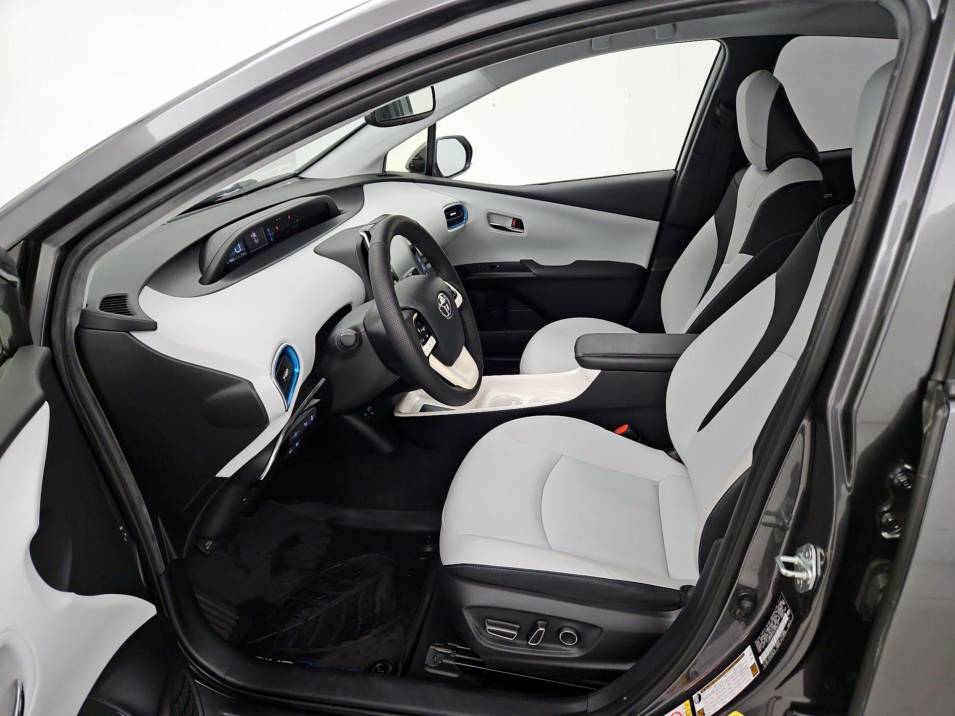 Thumbnail: 2017 Toyota Prius Prime - 11