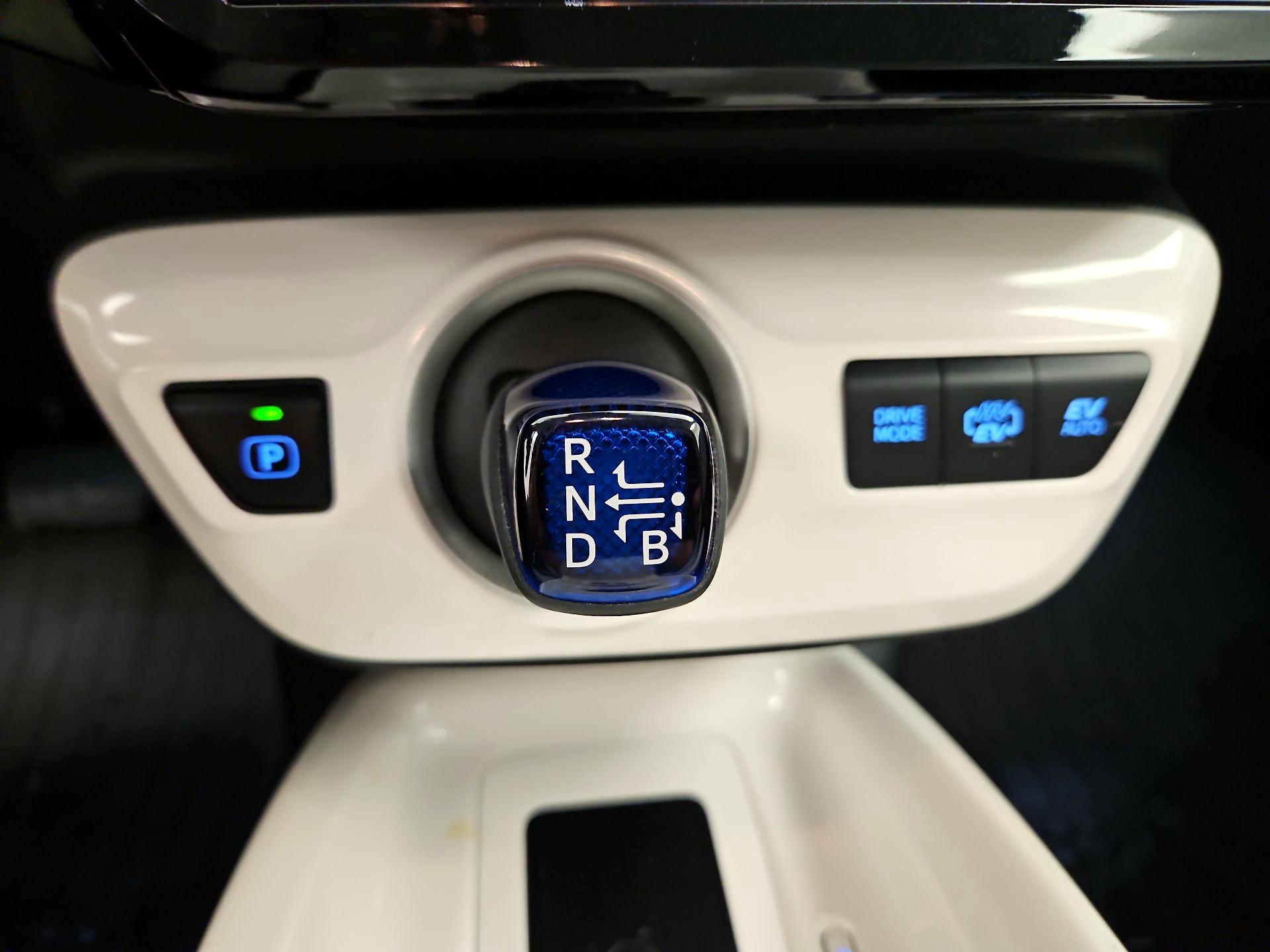 Thumbnail: 2017 Toyota Prius Prime - 18