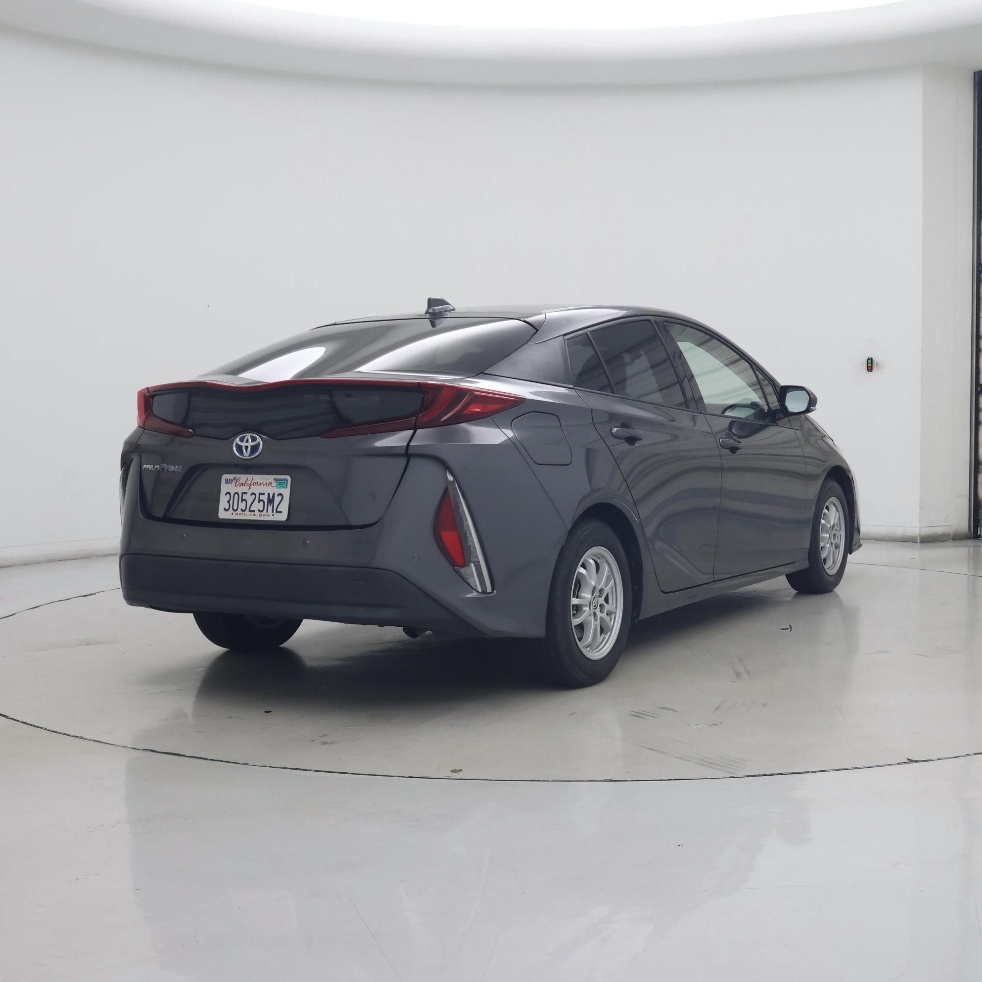 Thumbnail: 2017 Toyota Prius Prime - 8