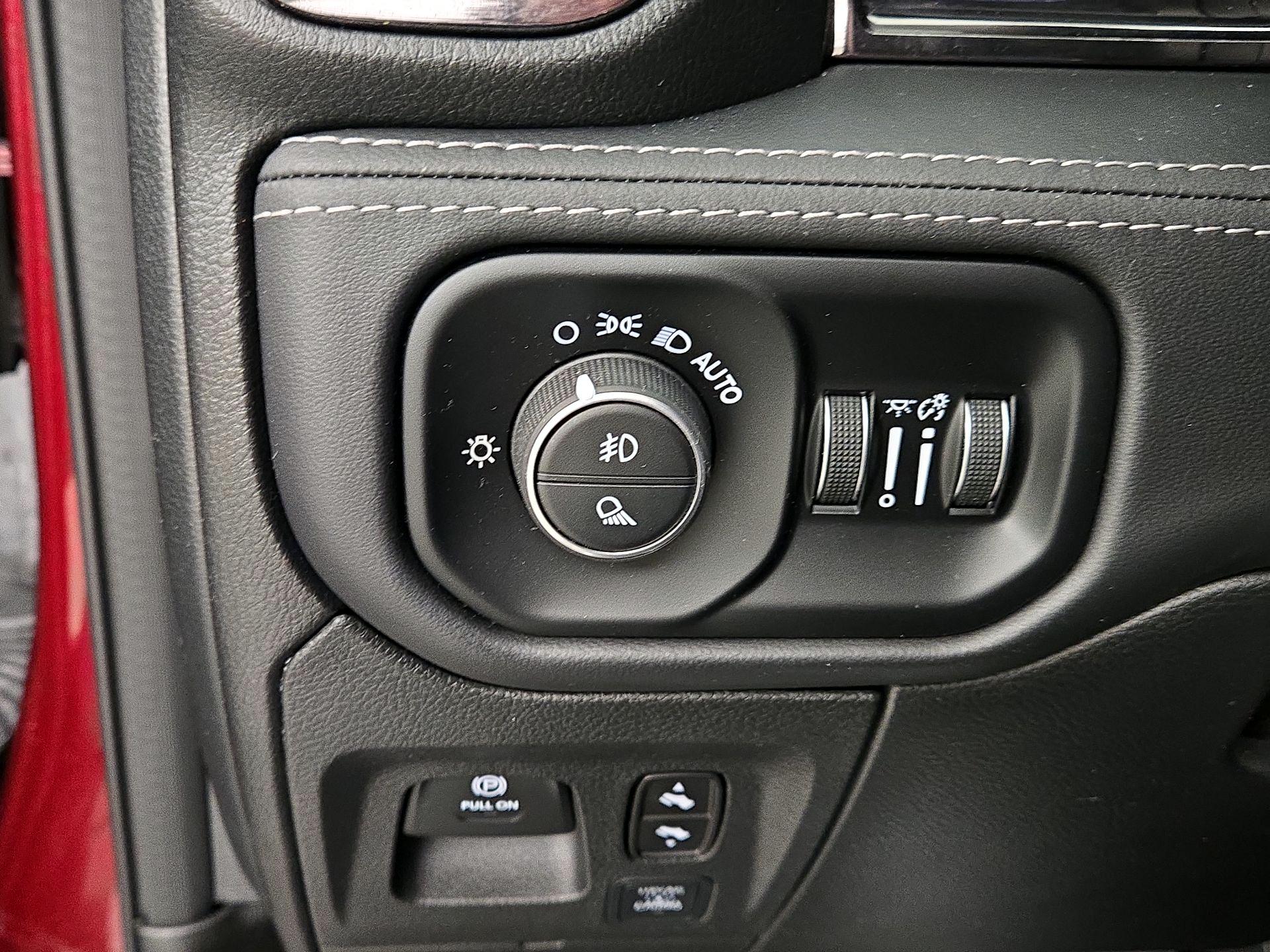 Thumbnail: 2025 RAM 1500 - 13