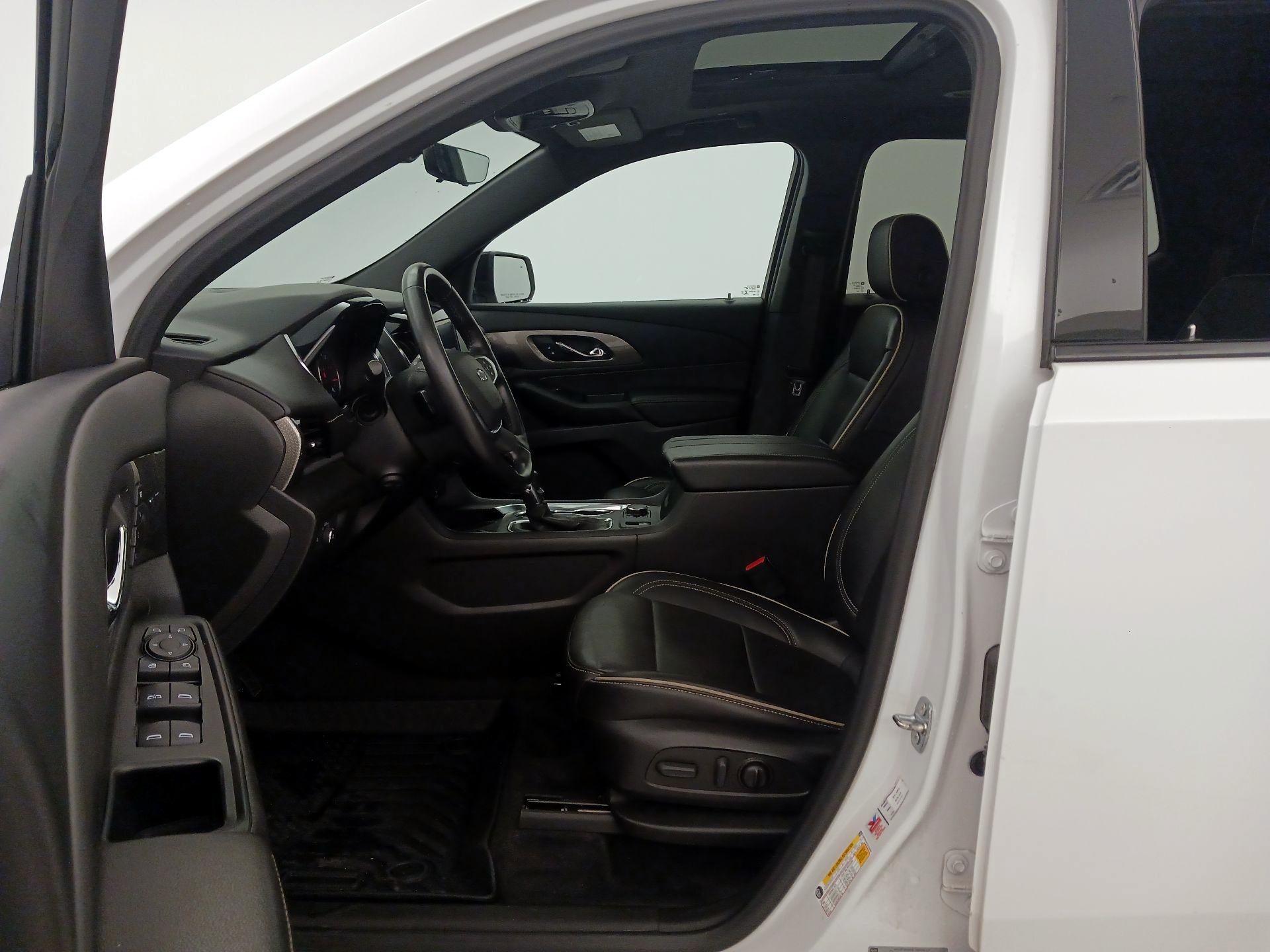 Thumbnail: 2022 Chevrolet Traverse - 11