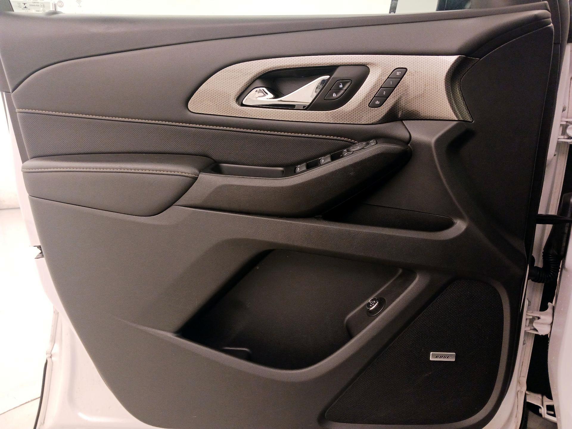Thumbnail: 2022 Chevrolet Traverse - 12