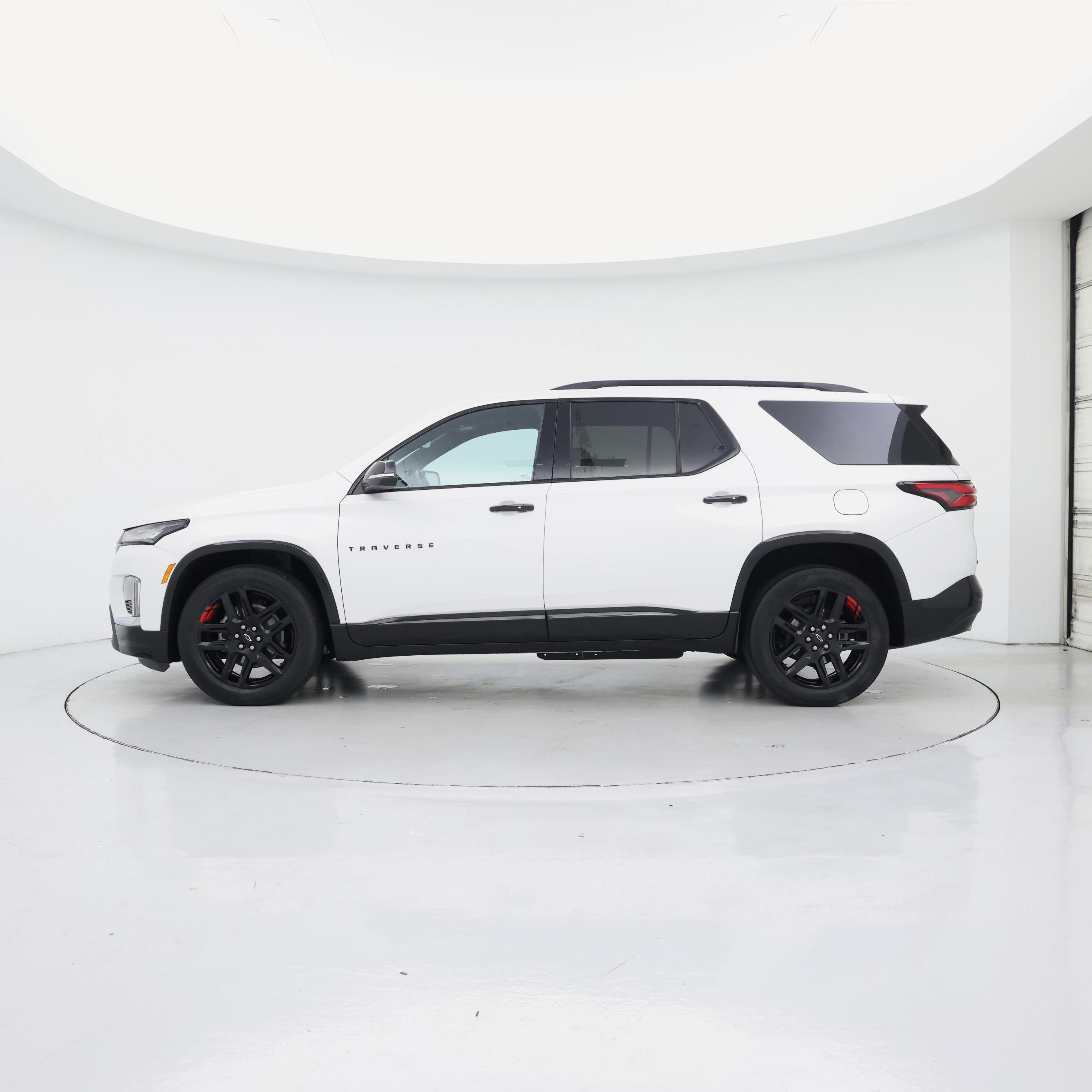 Thumbnail: 2022 Chevrolet Traverse - 3