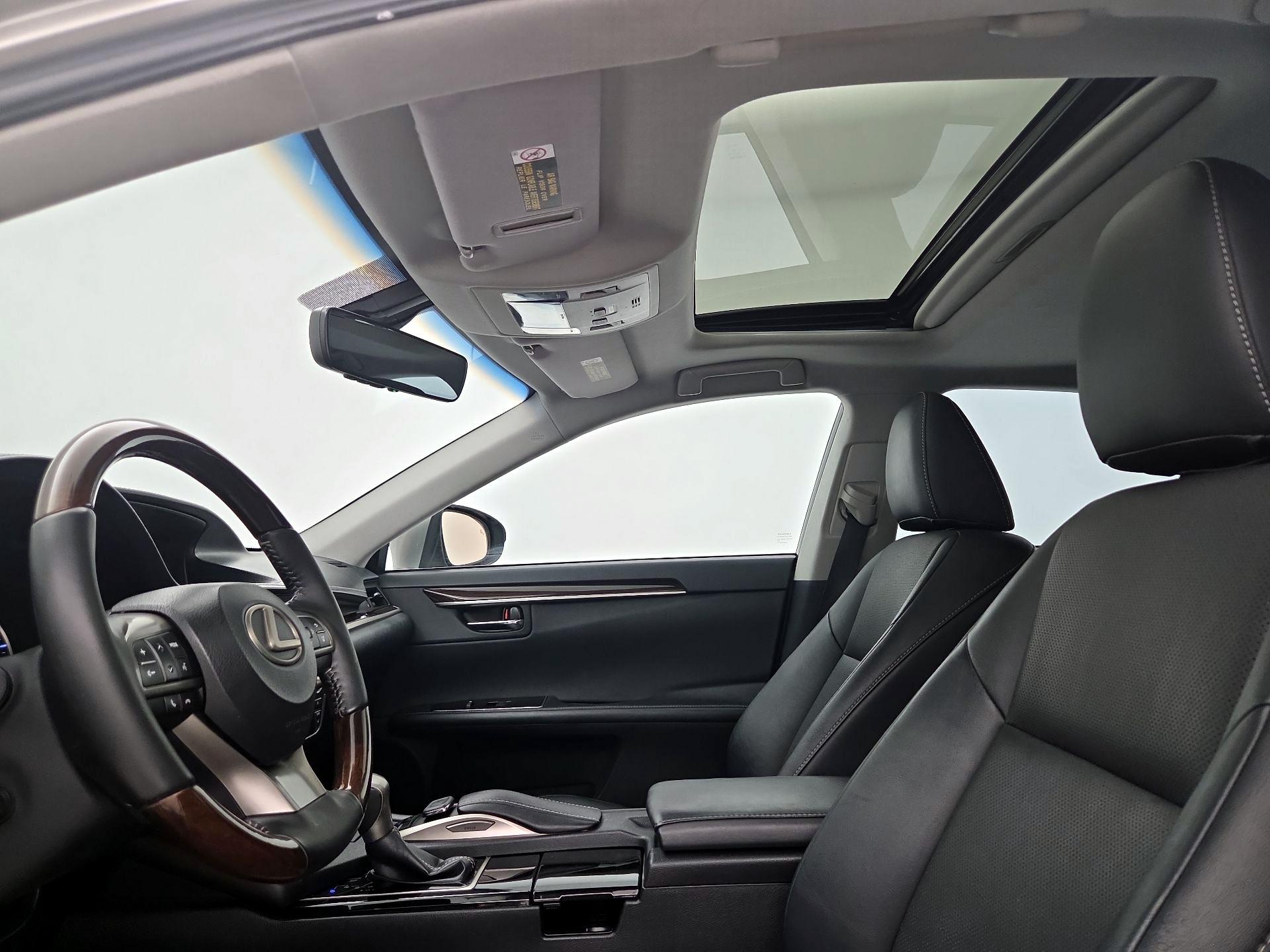 Thumbnail: 2016 Lexus ES - 19