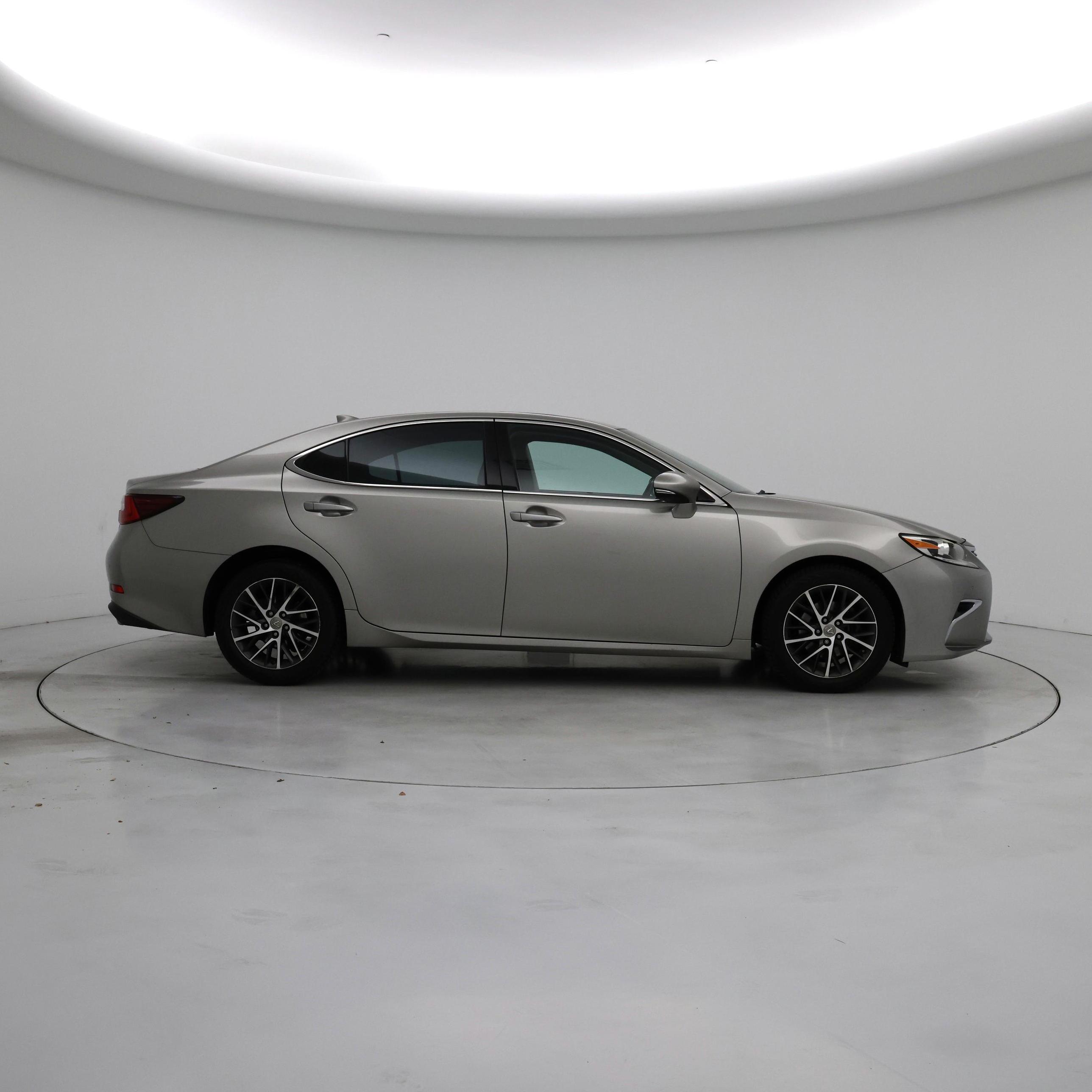 Thumbnail: 2016 Lexus ES - 7