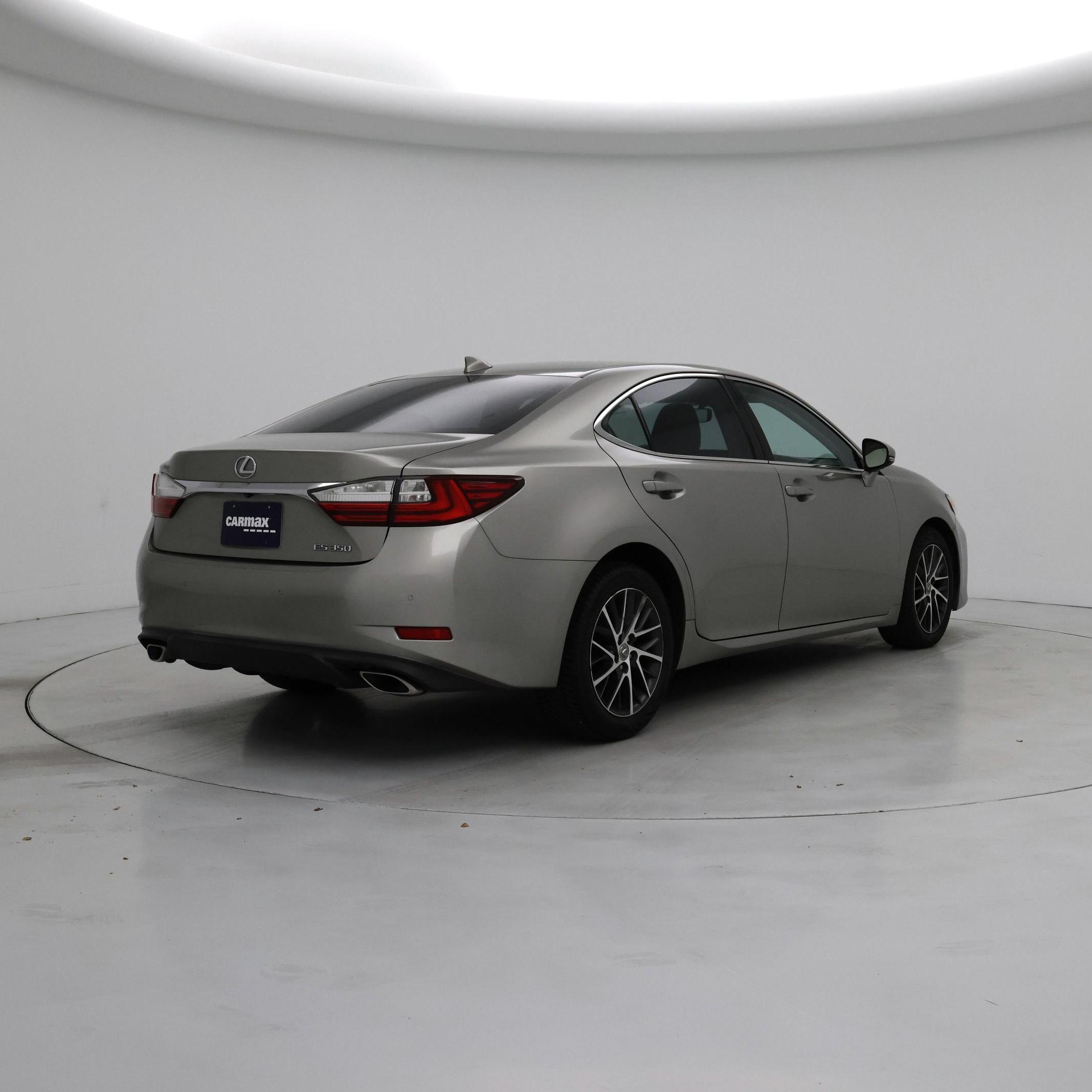 Thumbnail: 2016 Lexus ES - 8