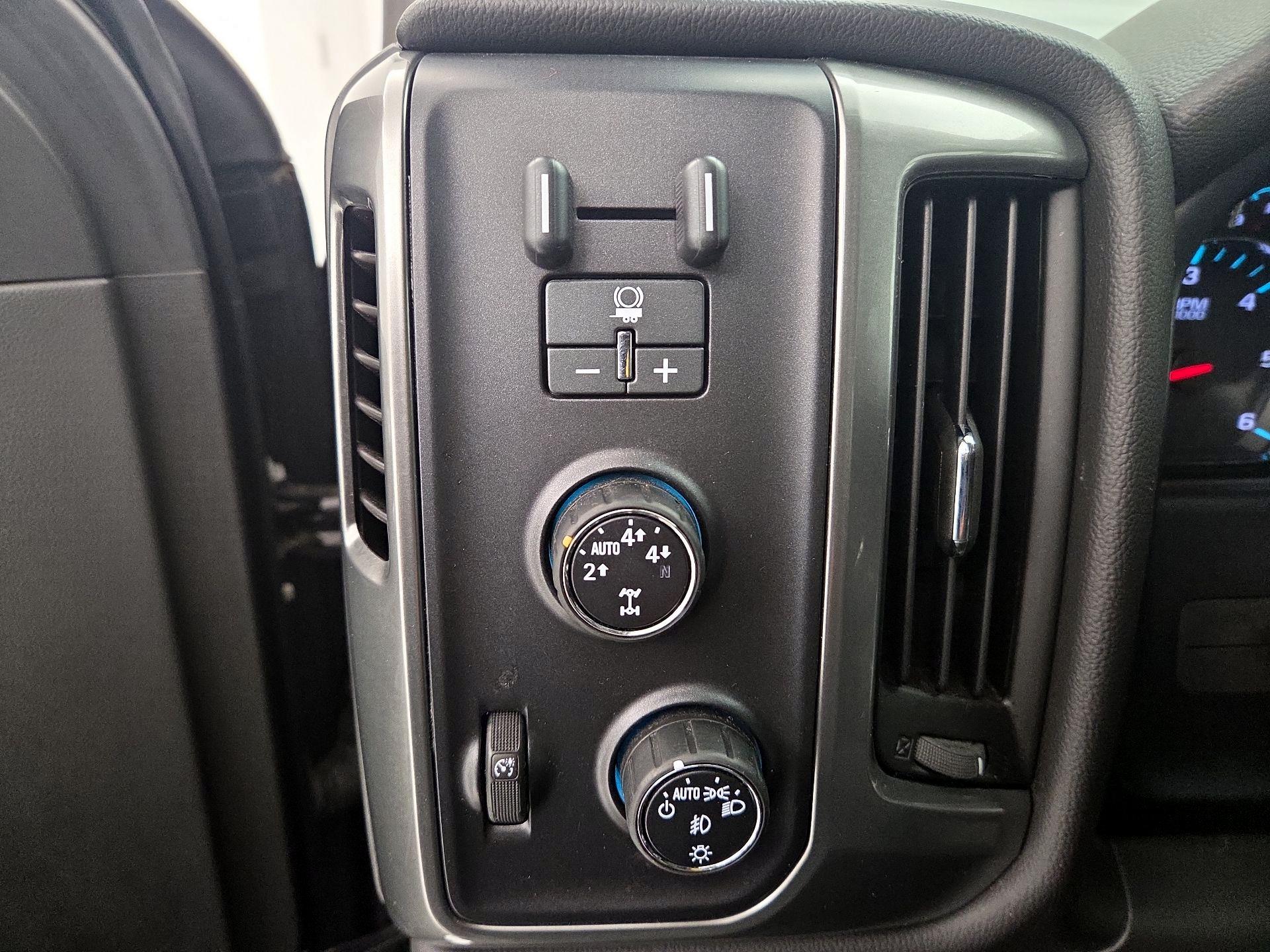 Thumbnail: 2016 Chevrolet Silverado 1500 - 13