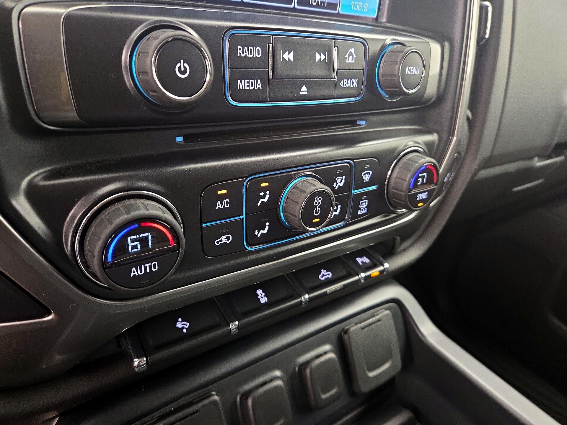 Thumbnail: 2016 Chevrolet Silverado 1500 - 17