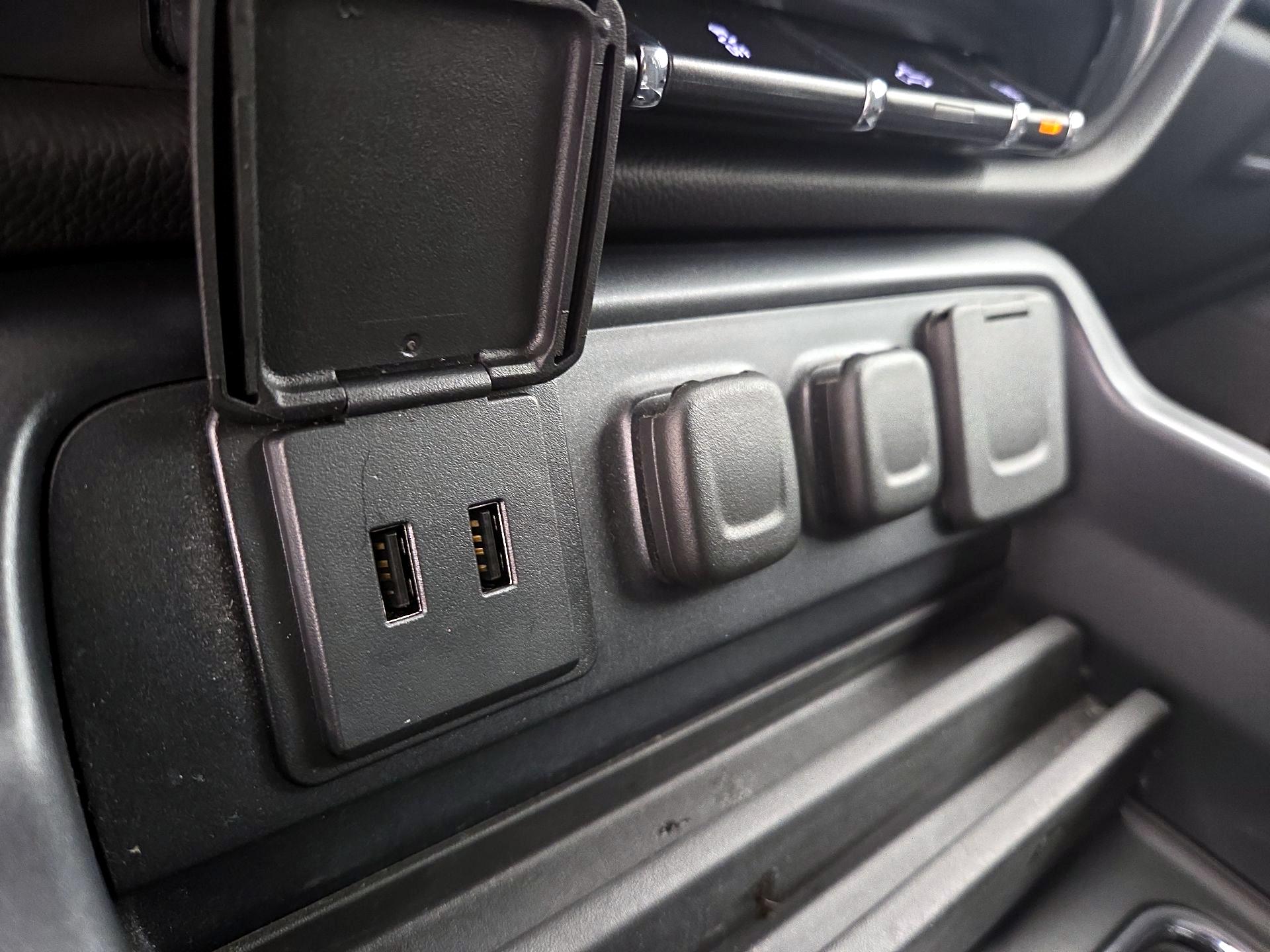 Thumbnail: 2016 Chevrolet Silverado 1500 - 19
