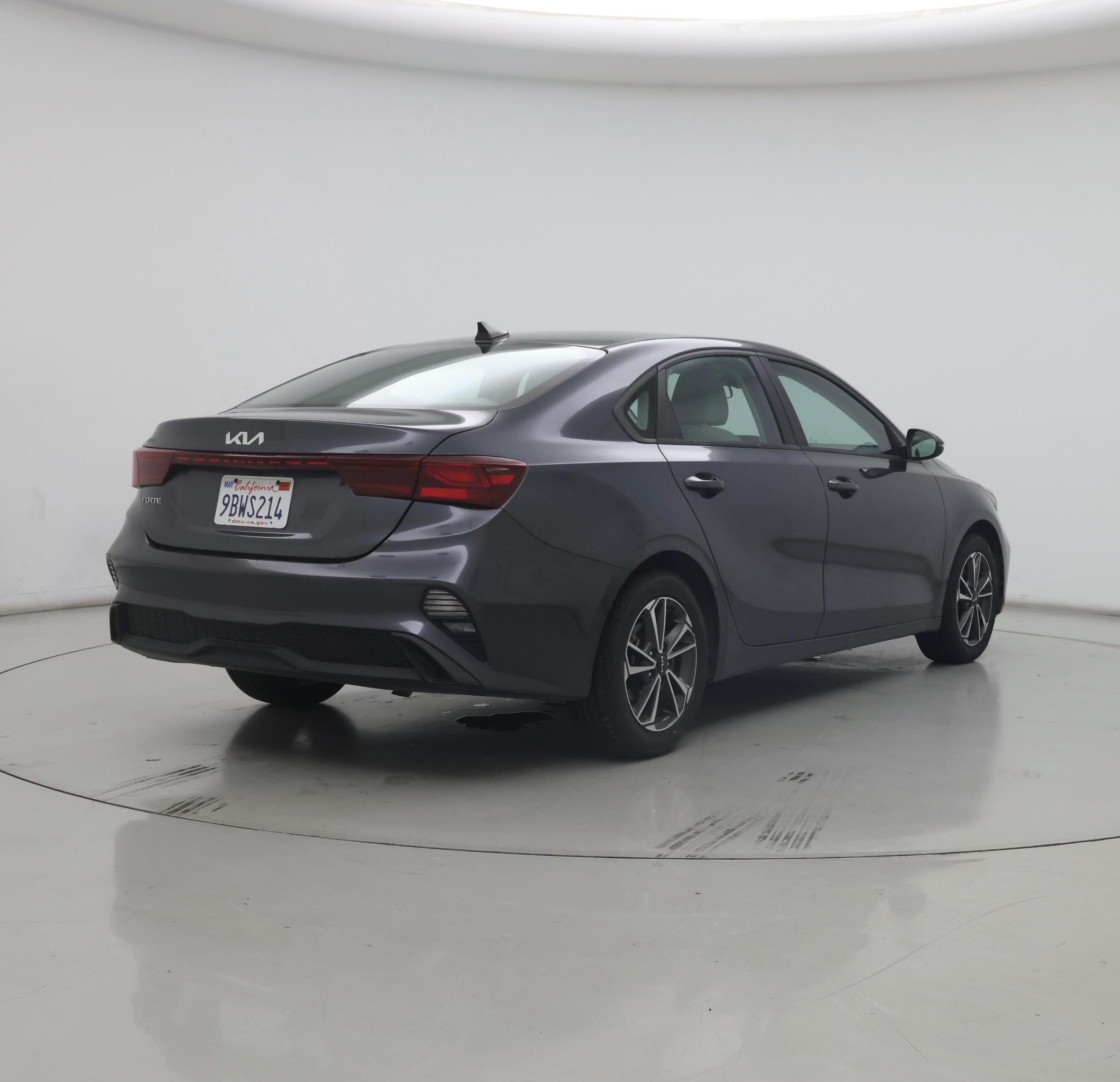 Thumbnail: 2022 Kia Forte - 8