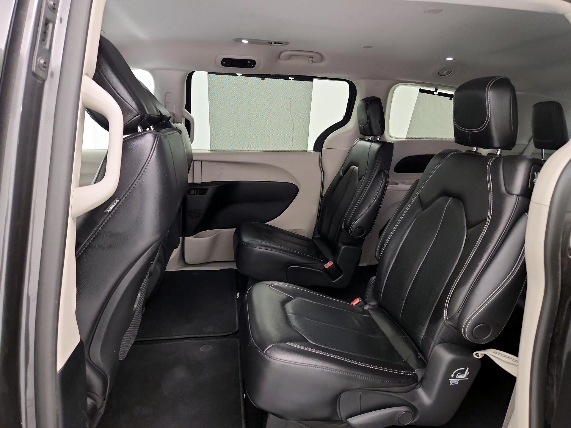 Thumbnail: 2022 Chrysler Pacifica - 19