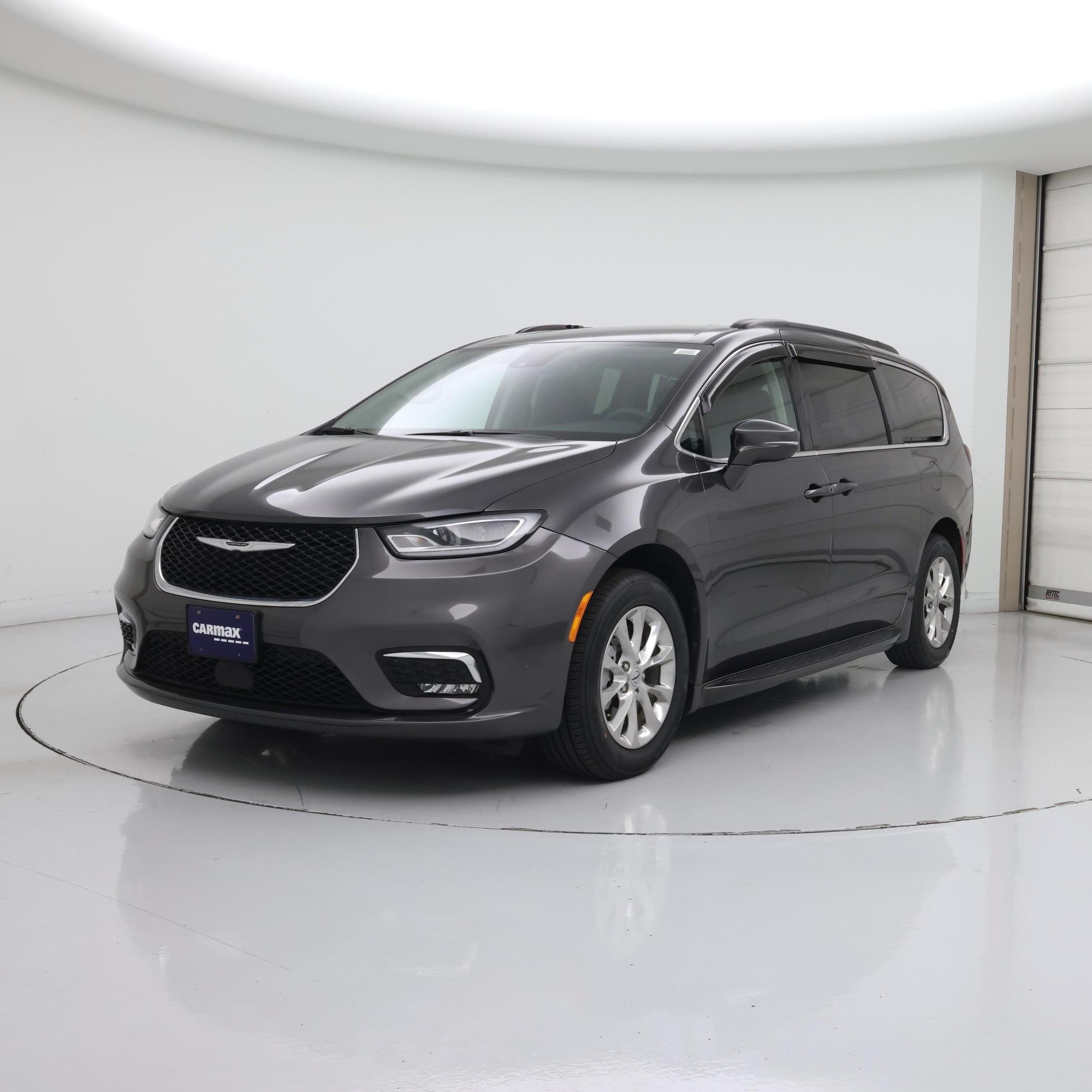 Thumbnail: 2022 Chrysler Pacifica - 4