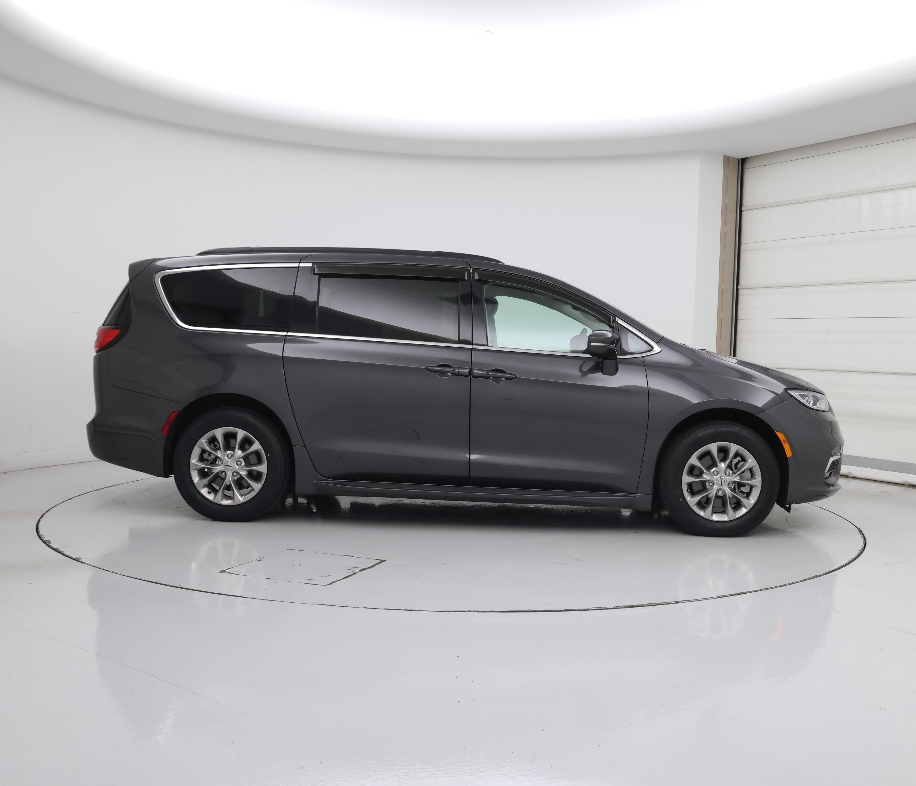 Thumbnail: 2022 Chrysler Pacifica - 7