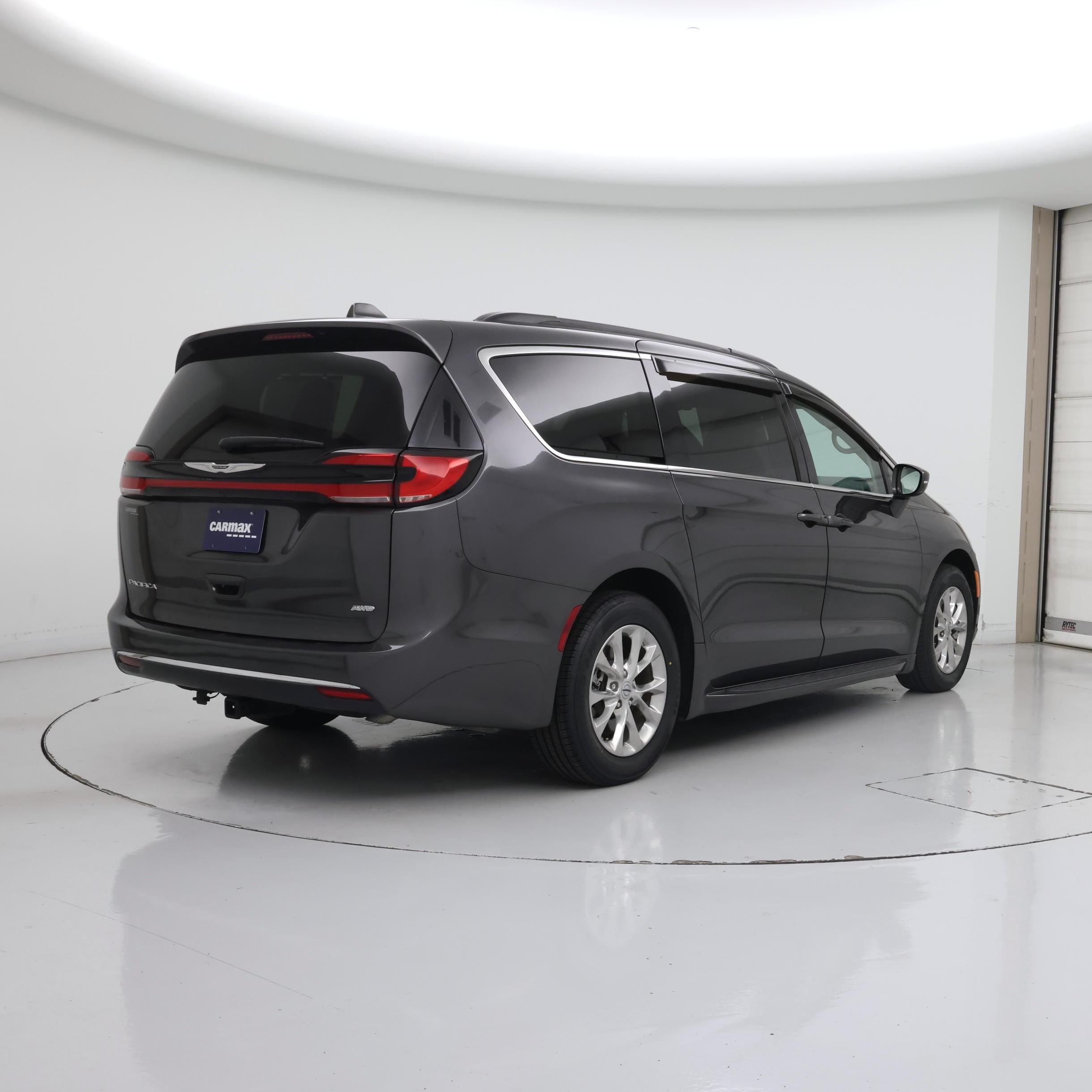 Thumbnail: 2022 Chrysler Pacifica - 8