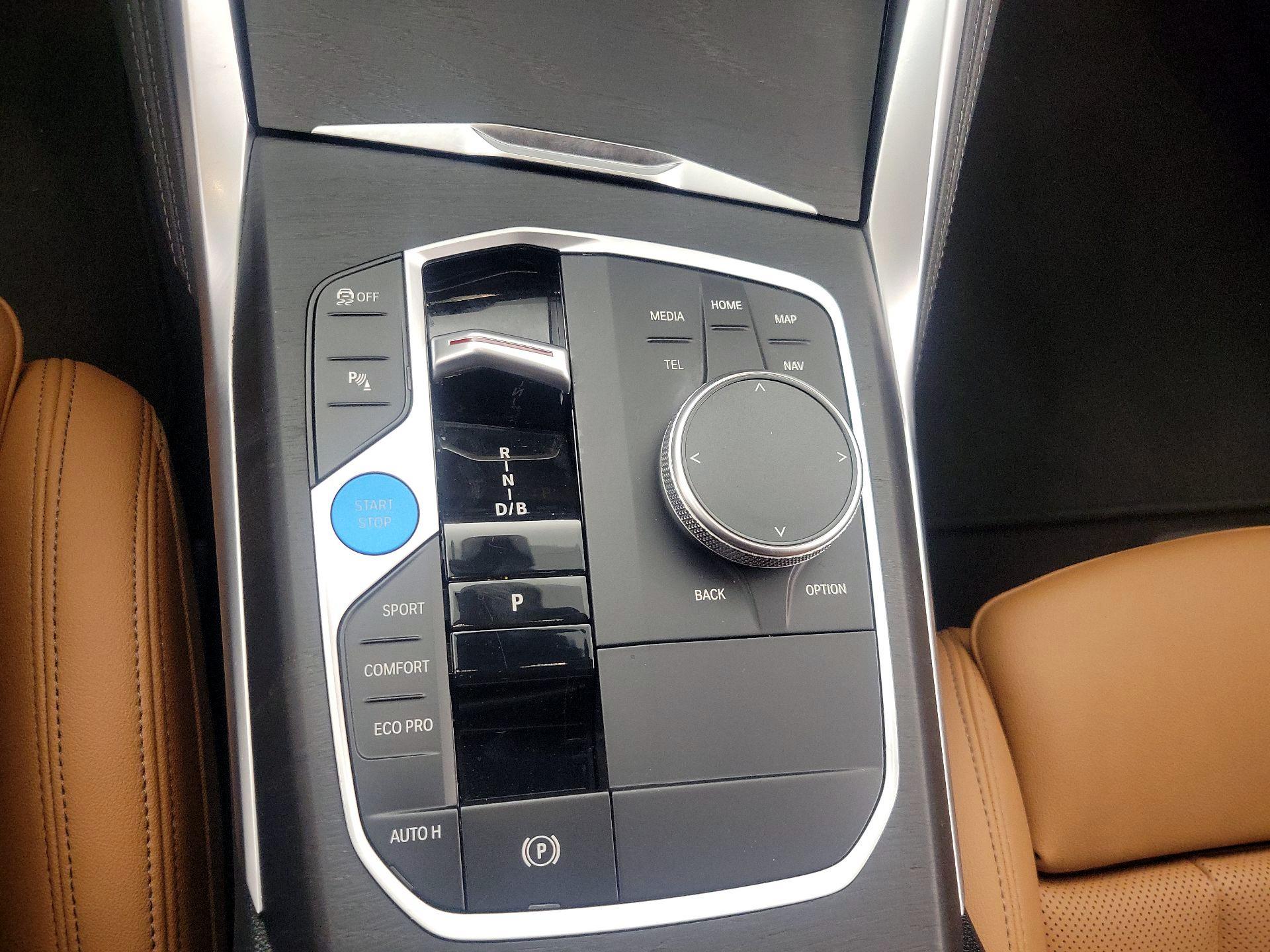 Thumbnail: 2024 BMW i4 - 18