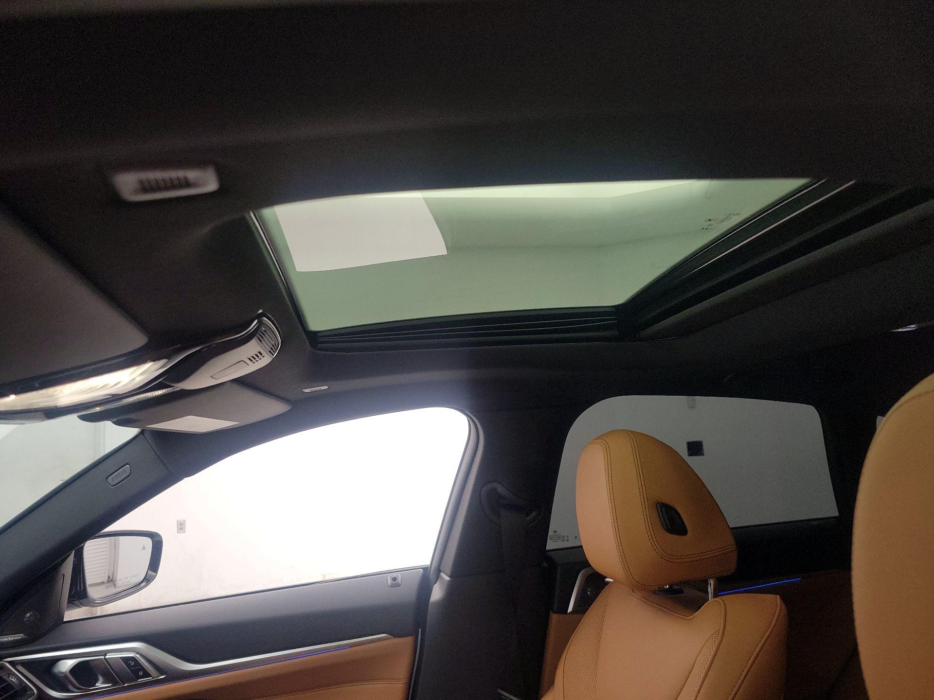 Thumbnail: 2024 BMW i4 - 20
