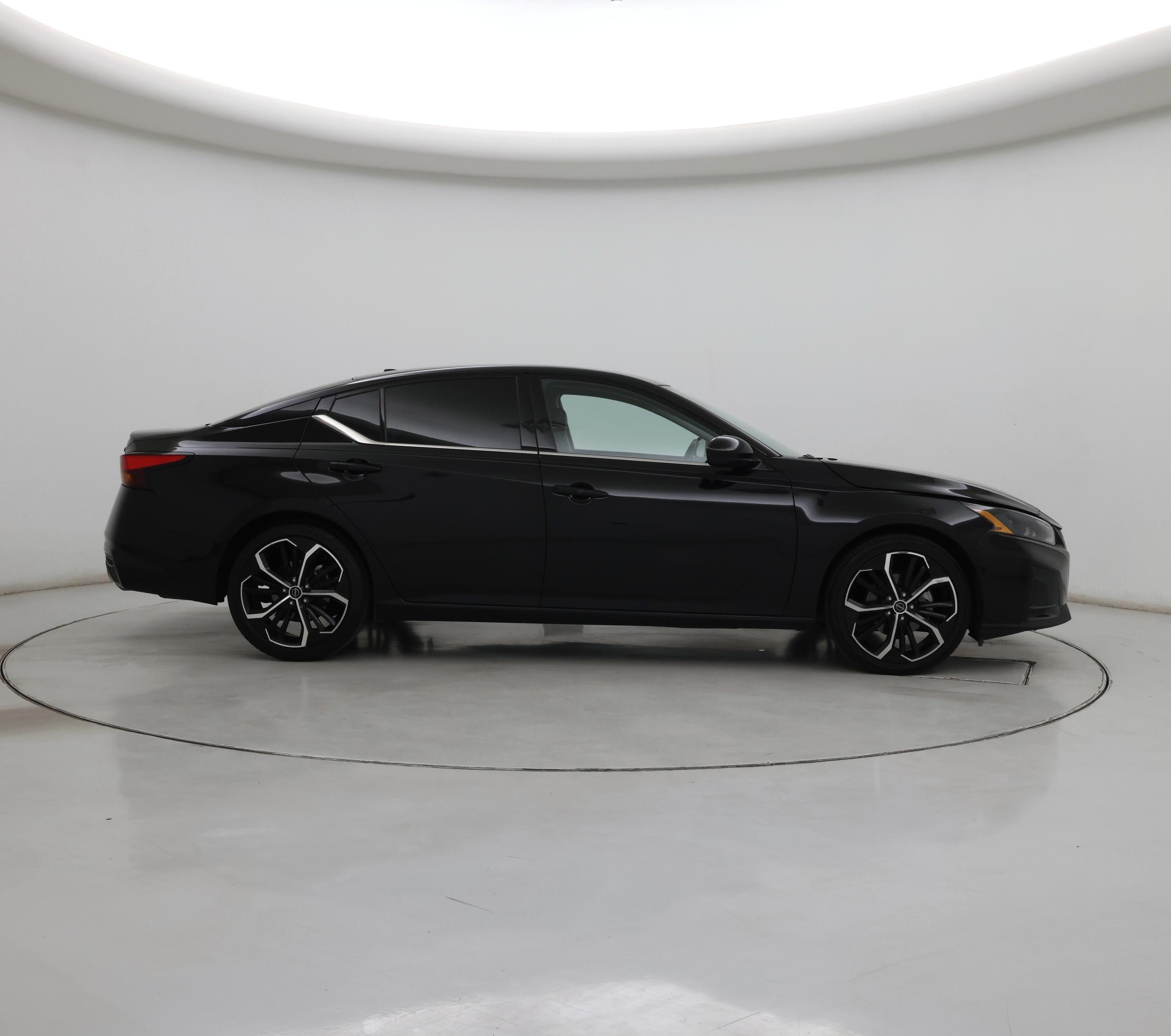 Thumbnail: 2023 Nissan Altima - 7