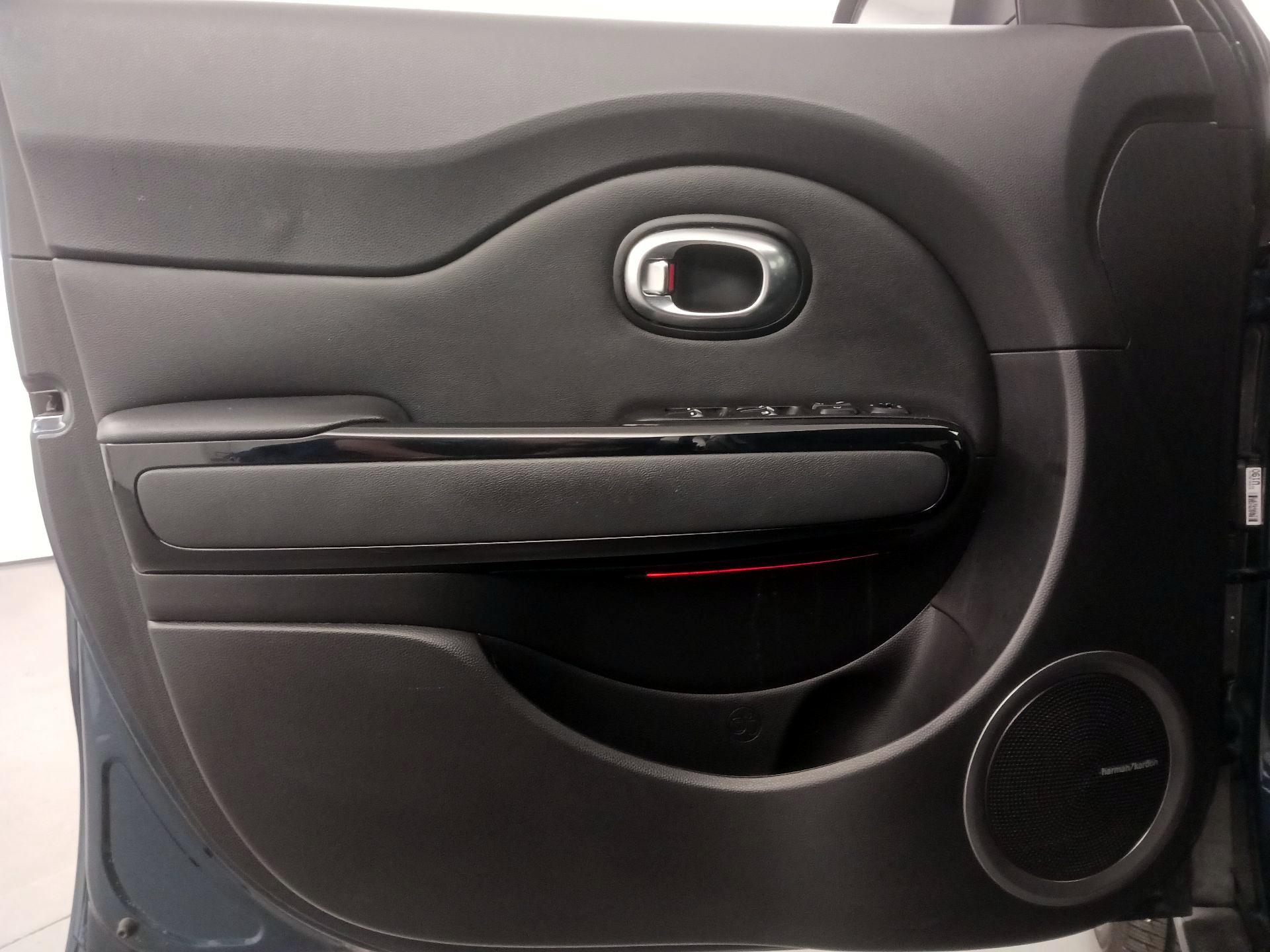 Thumbnail: 2017 Kia Soul - 12