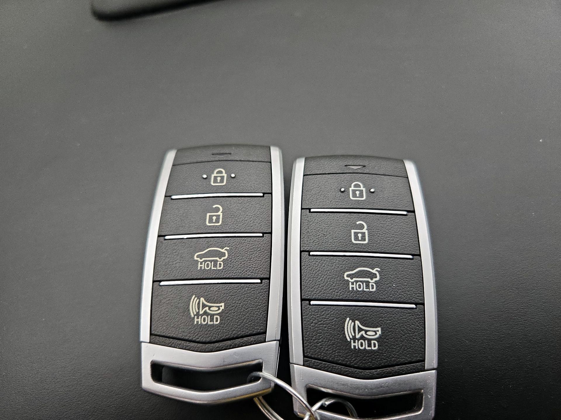 Thumbnail: 2019 Genesis G90 - 19