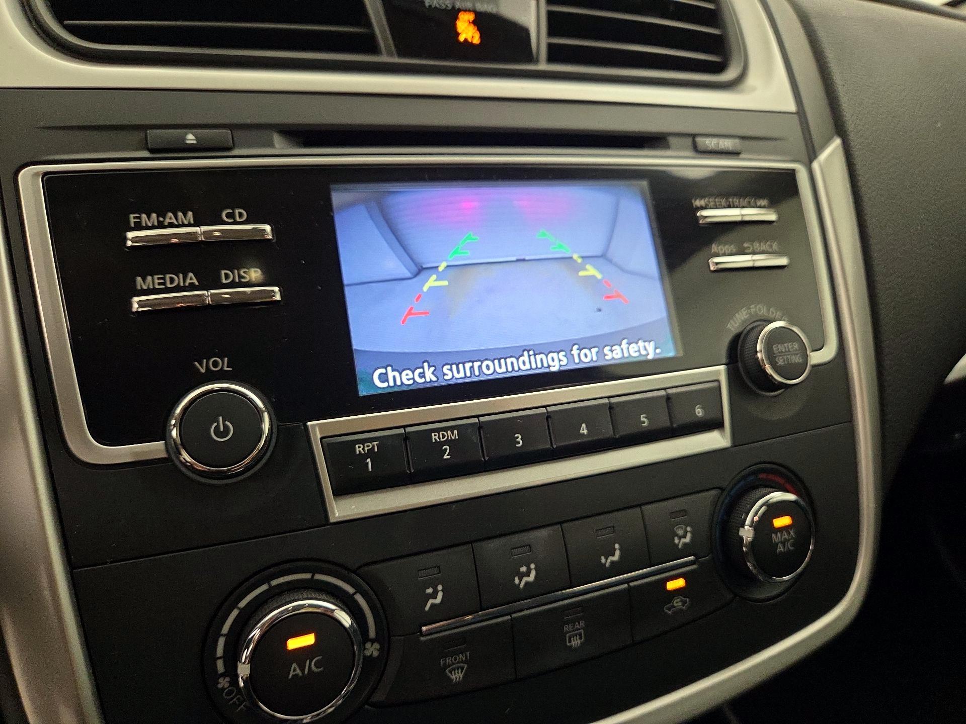 Thumbnail: 2016 Nissan Altima - 14