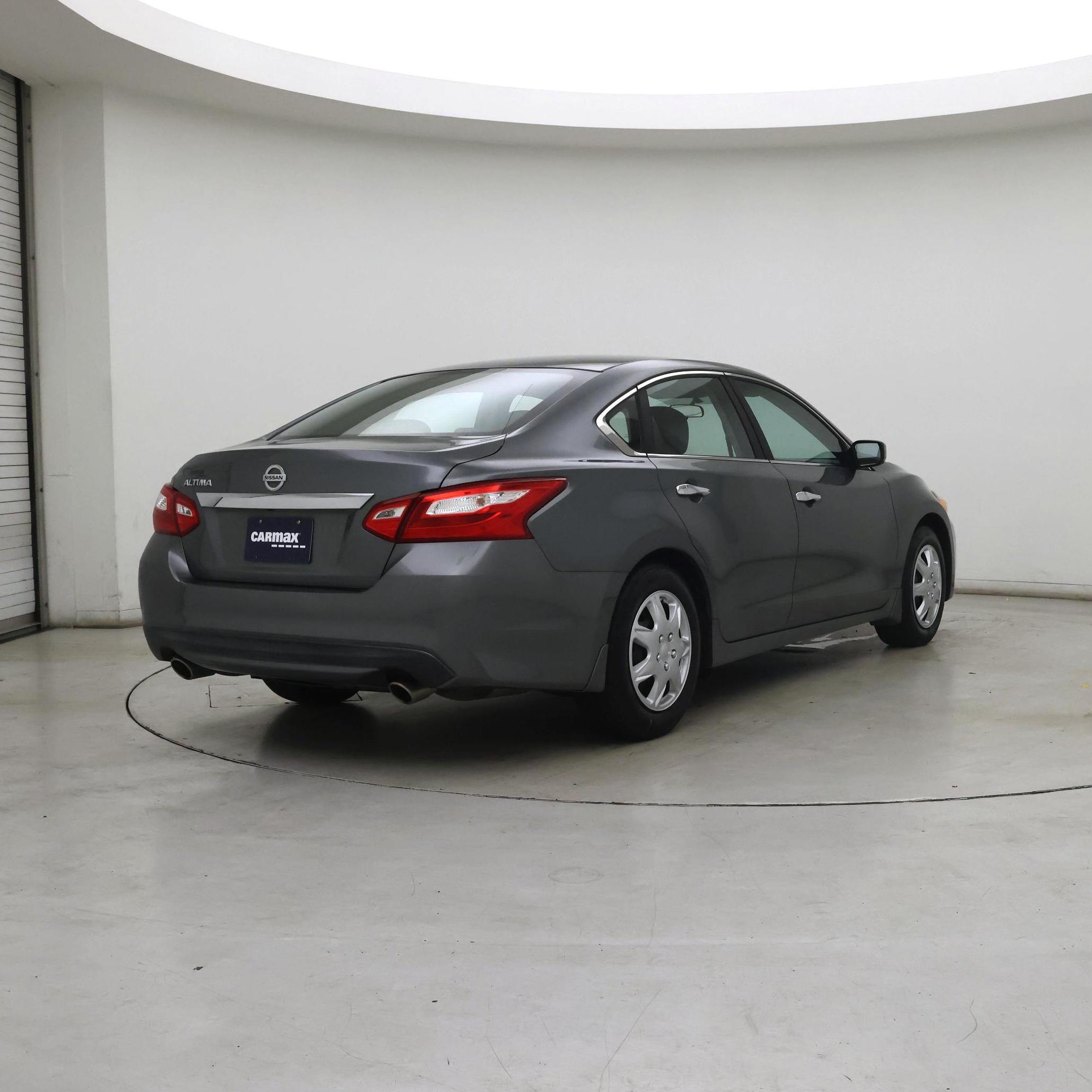 Thumbnail: 2016 Nissan Altima - 8