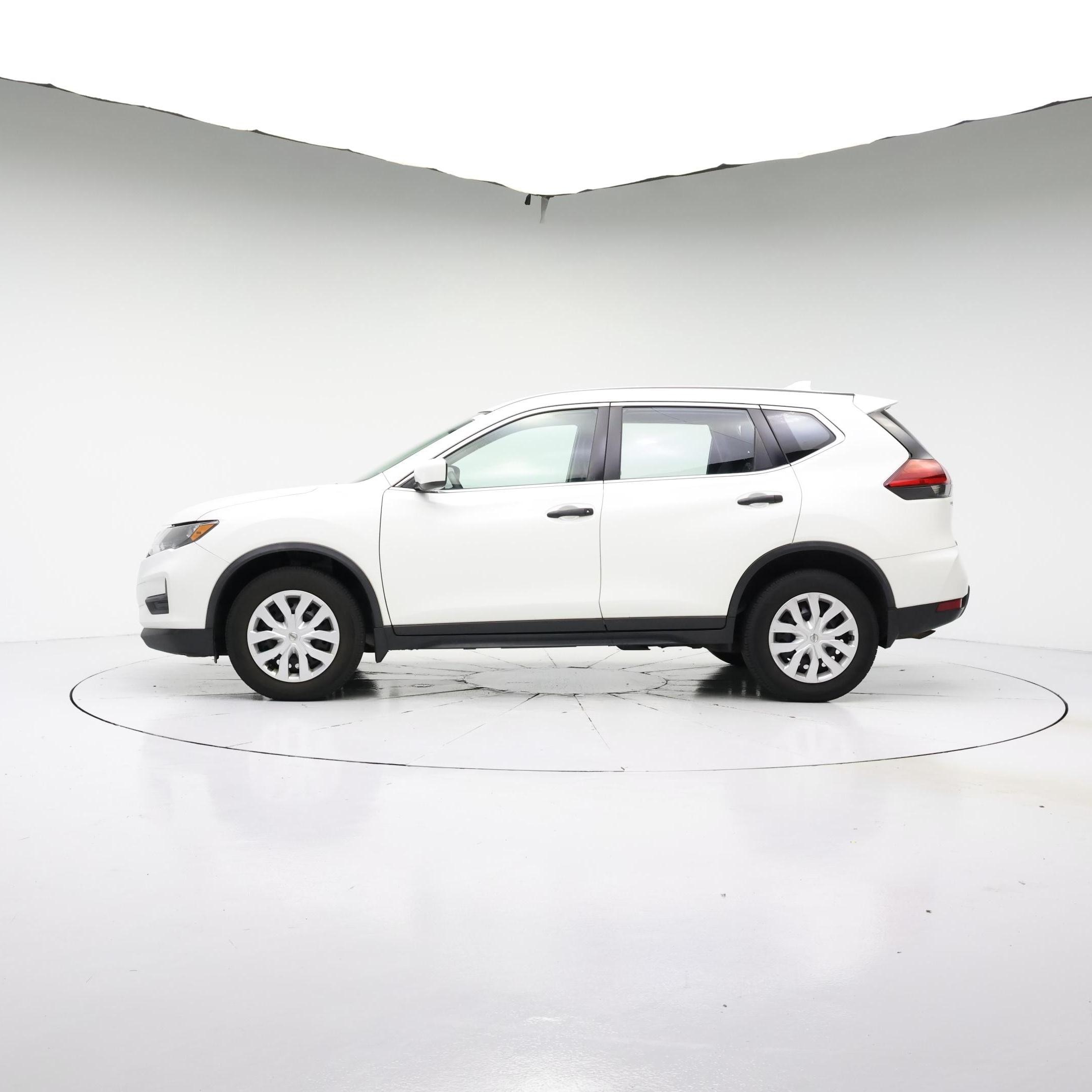 Thumbnail: 2017 Nissan Rogue - 3