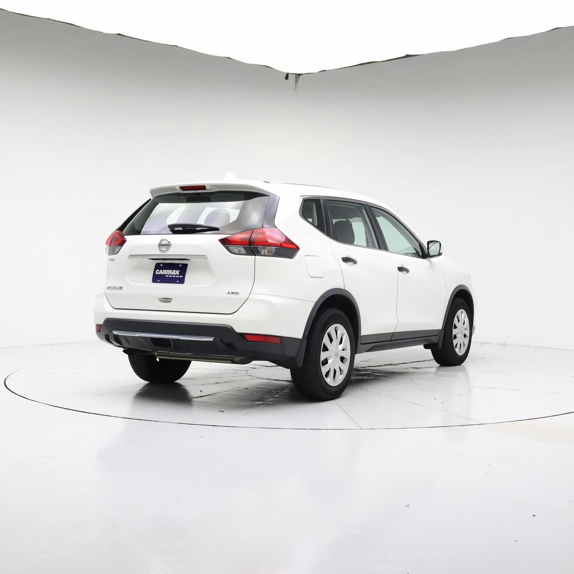 Thumbnail: 2017 Nissan Rogue - 8