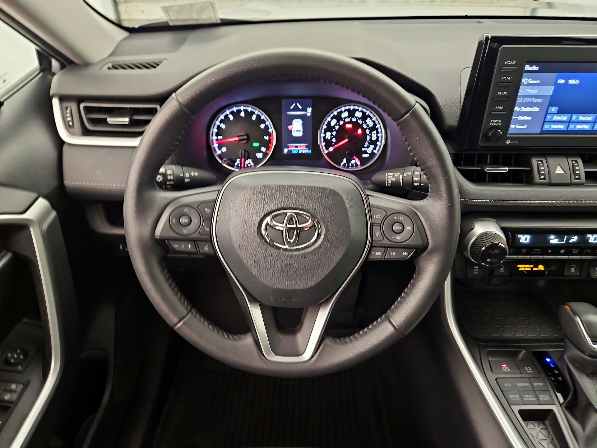 Thumbnail: 2022 Toyota RAV4 - 10