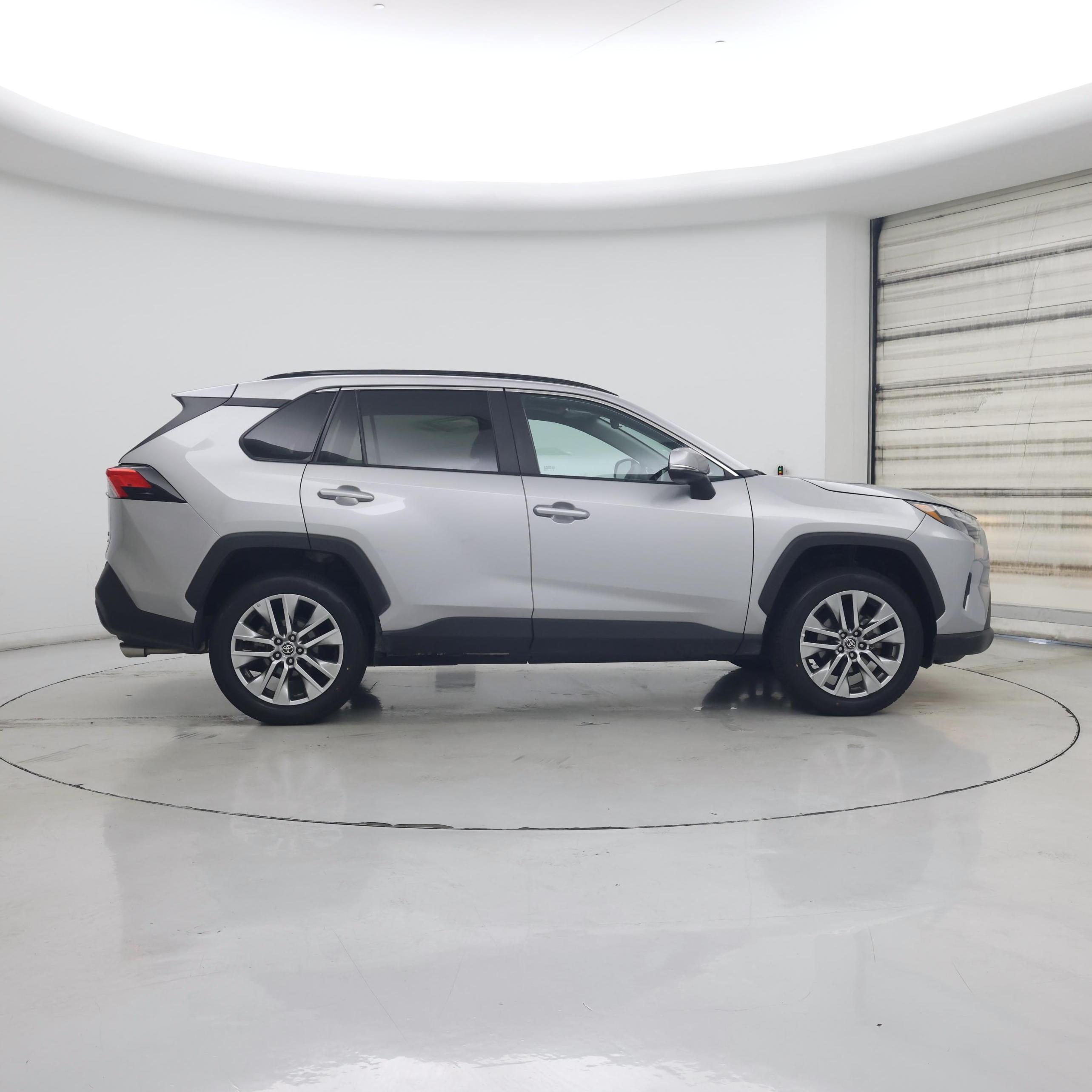 Thumbnail: 2022 Toyota RAV4 - 7