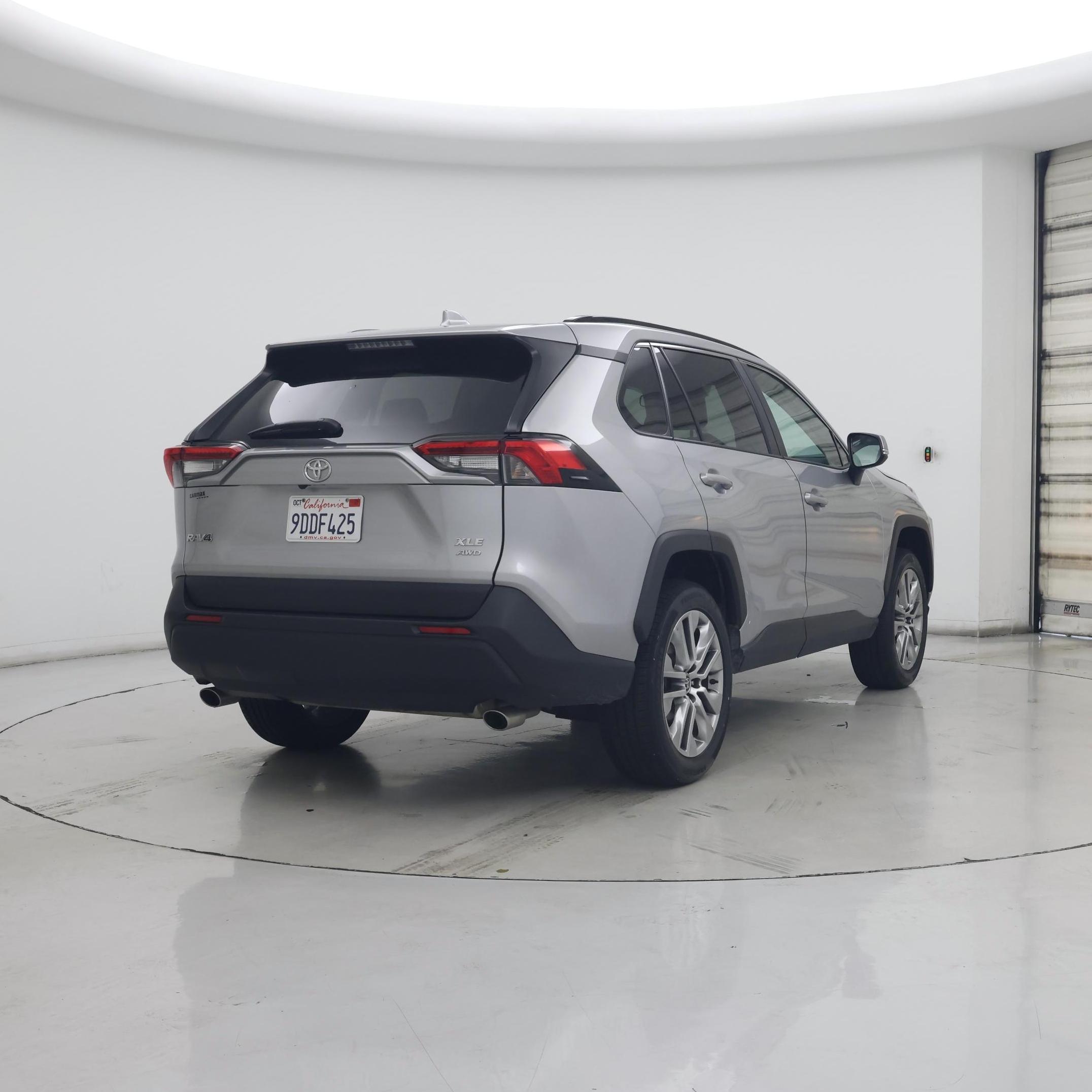 Thumbnail: 2022 Toyota RAV4 - 8