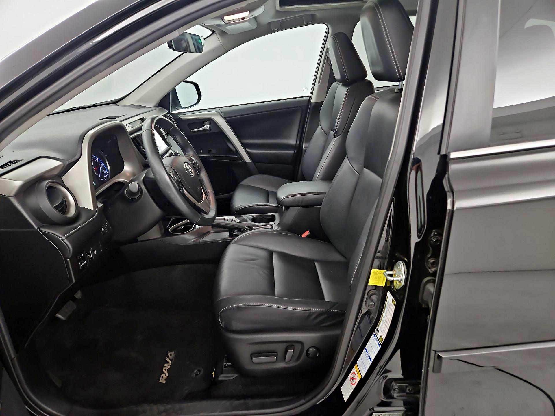 Thumbnail: 2017 Toyota RAV4 - 9