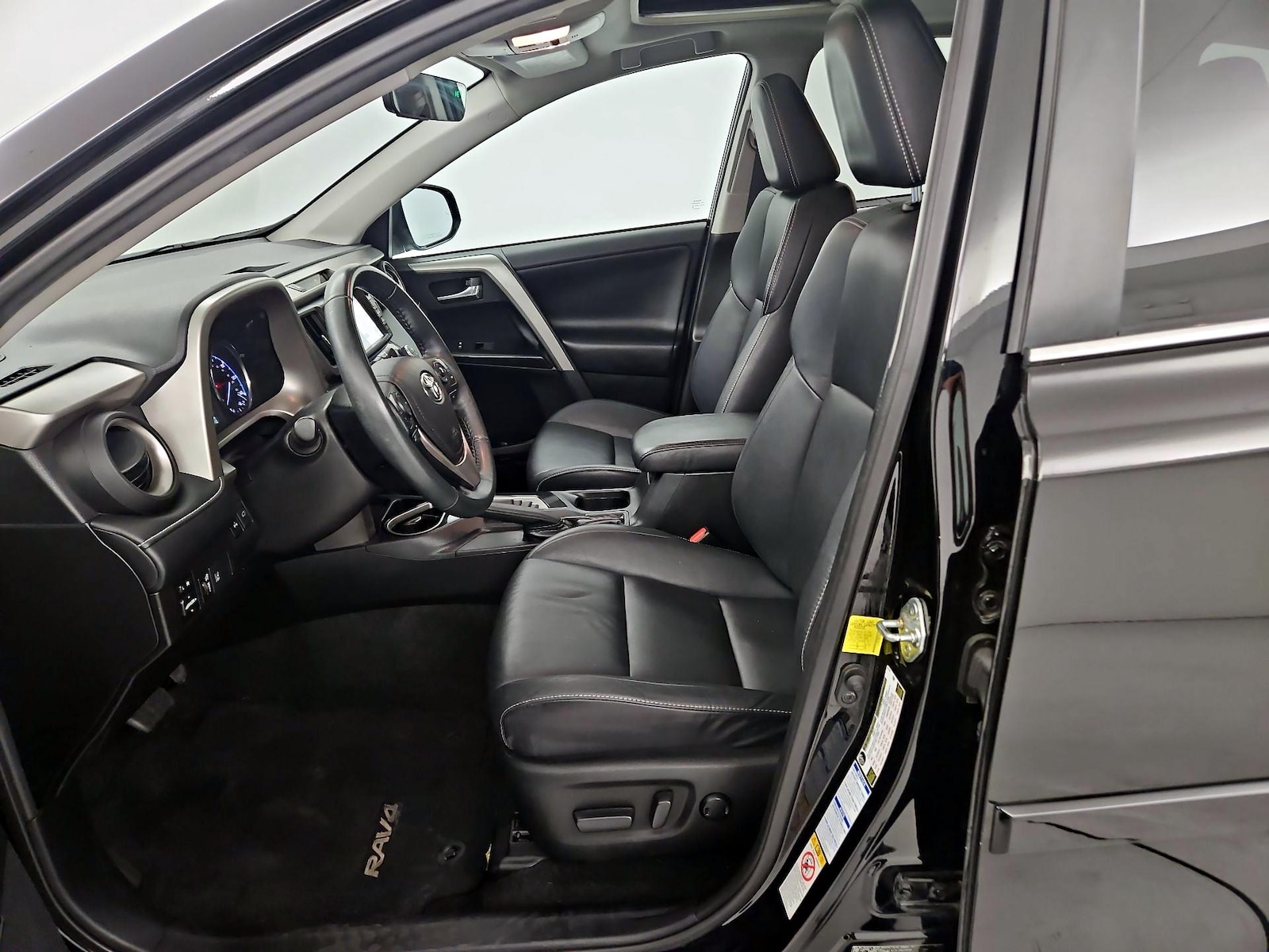 2017 Toyota RAV4 Limited - Photo 10