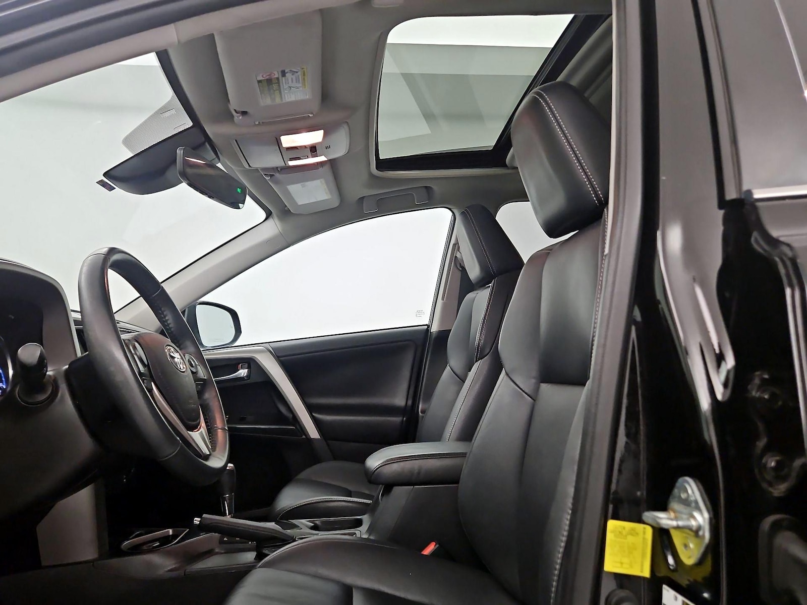 2017 Toyota RAV4 Limited - Photo 19
