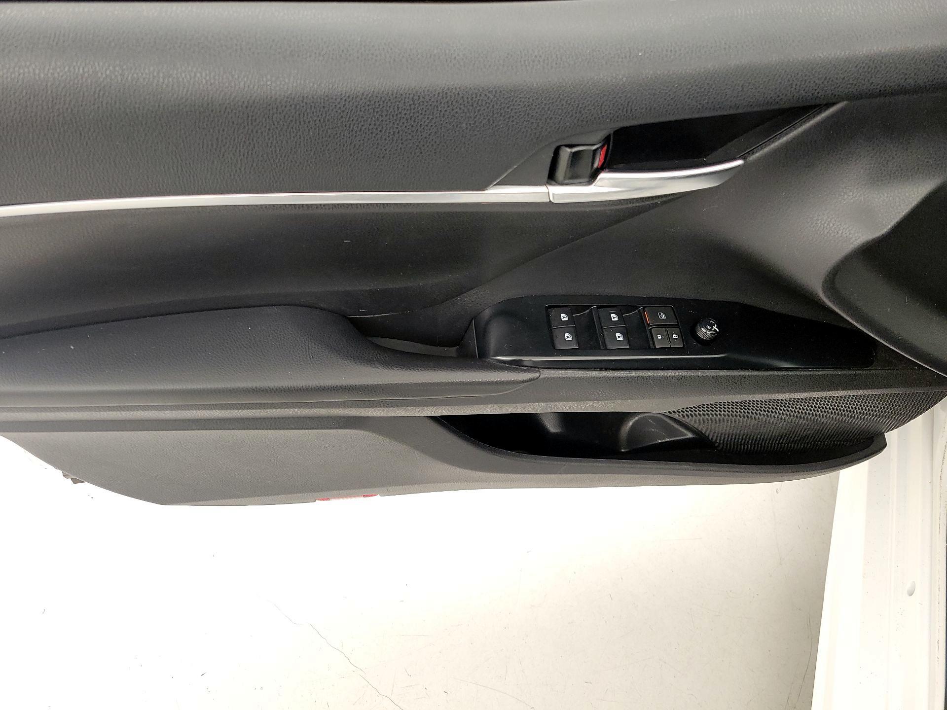 Thumbnail: 2020 Toyota Camry - 12