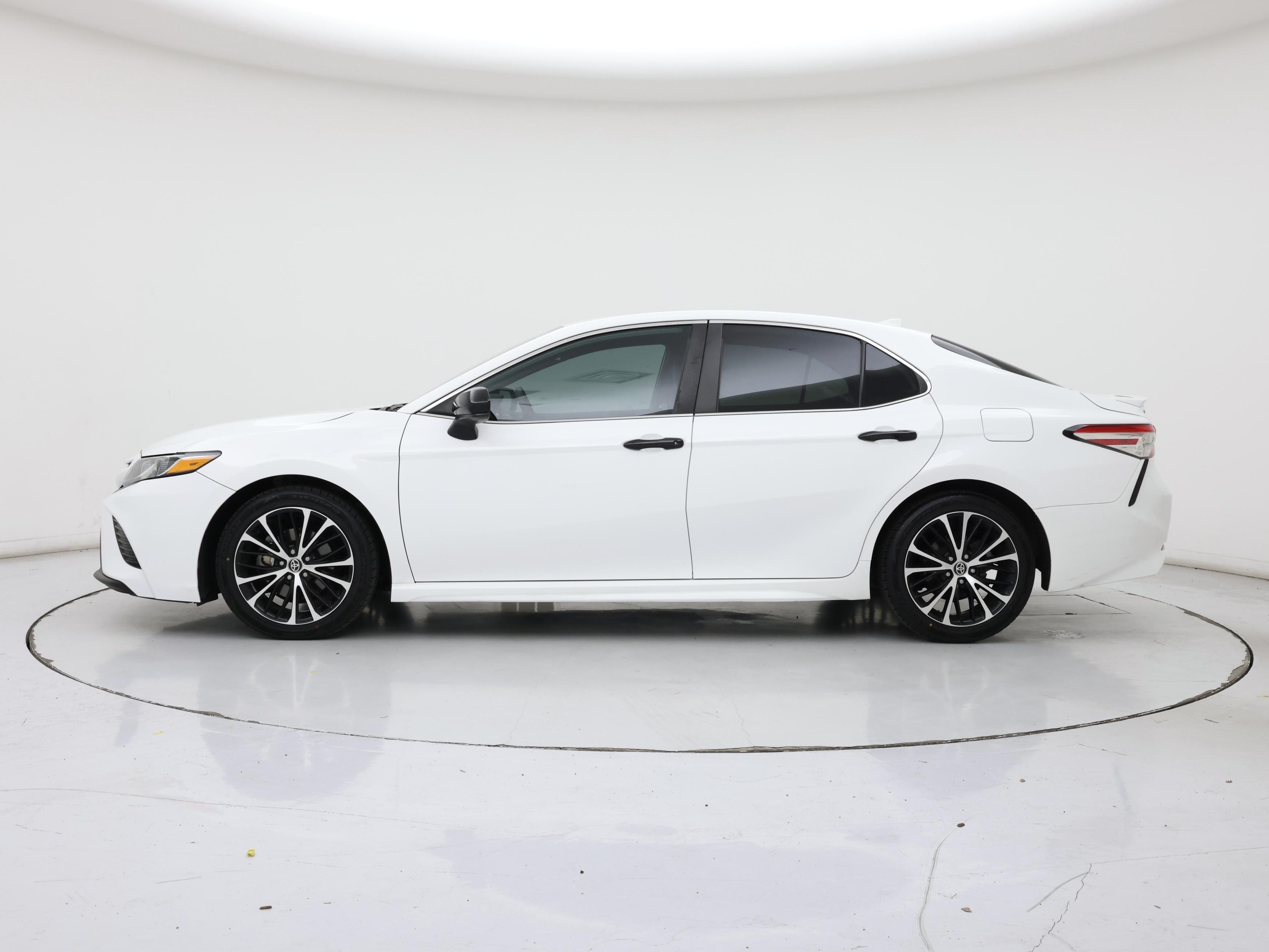 Thumbnail: 2020 Toyota Camry - 3