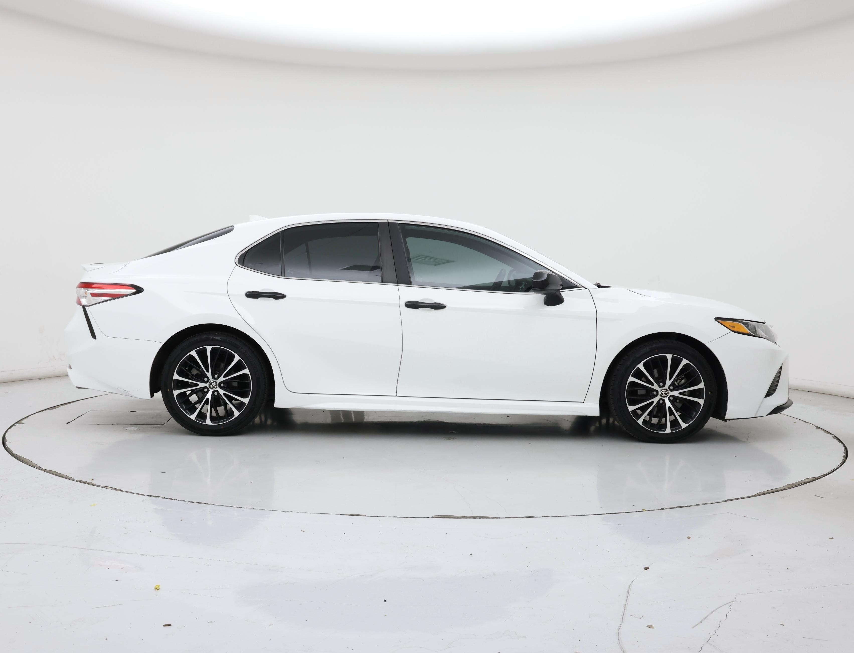 Thumbnail: 2020 Toyota Camry - 7