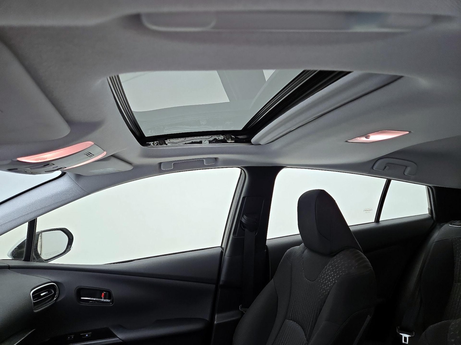Sunroof(s) & Overhead Airbags