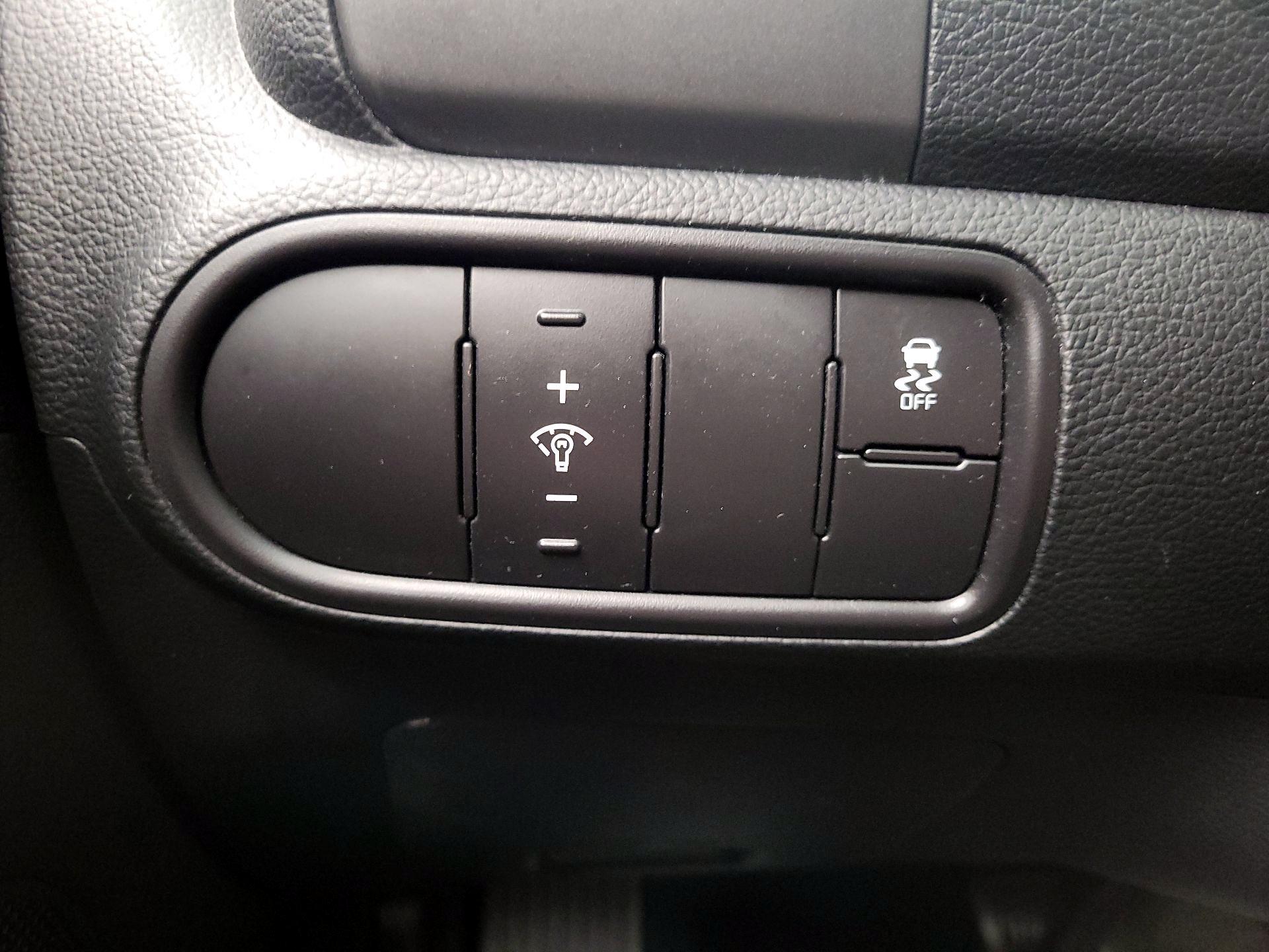 Thumbnail: 2017 Kia Forte - 13