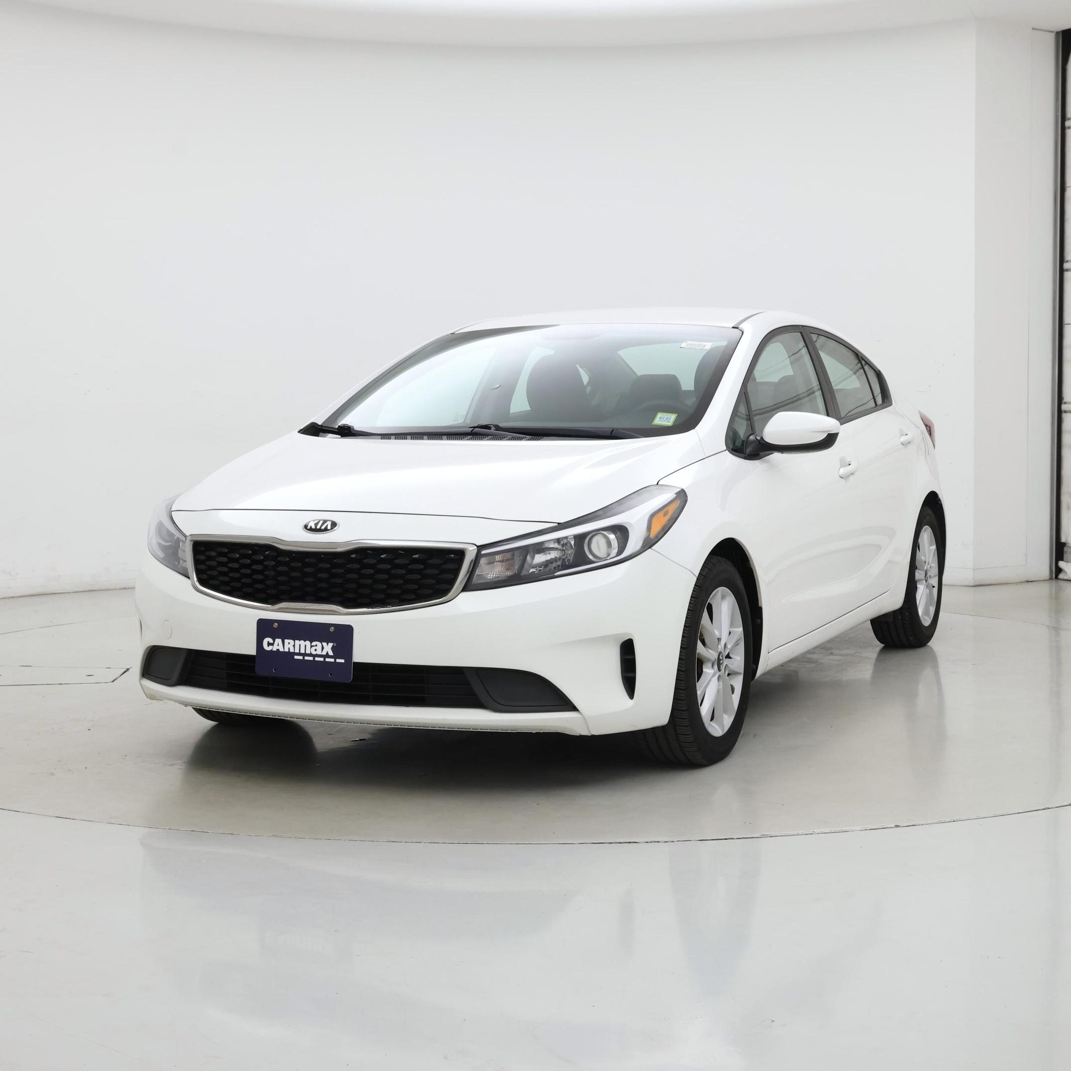 Thumbnail: 2017 Kia Forte - 4