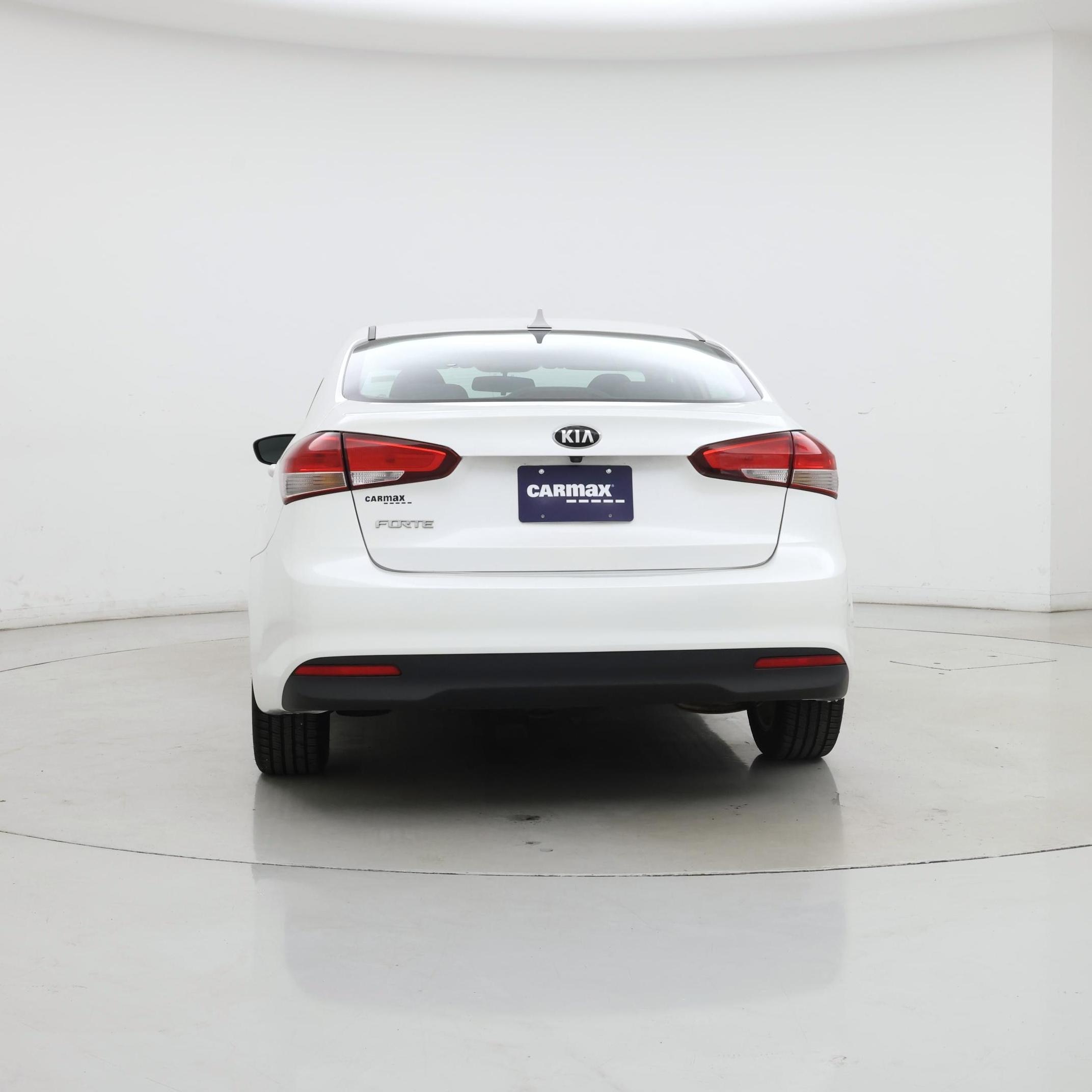 Thumbnail: 2017 Kia Forte - 6