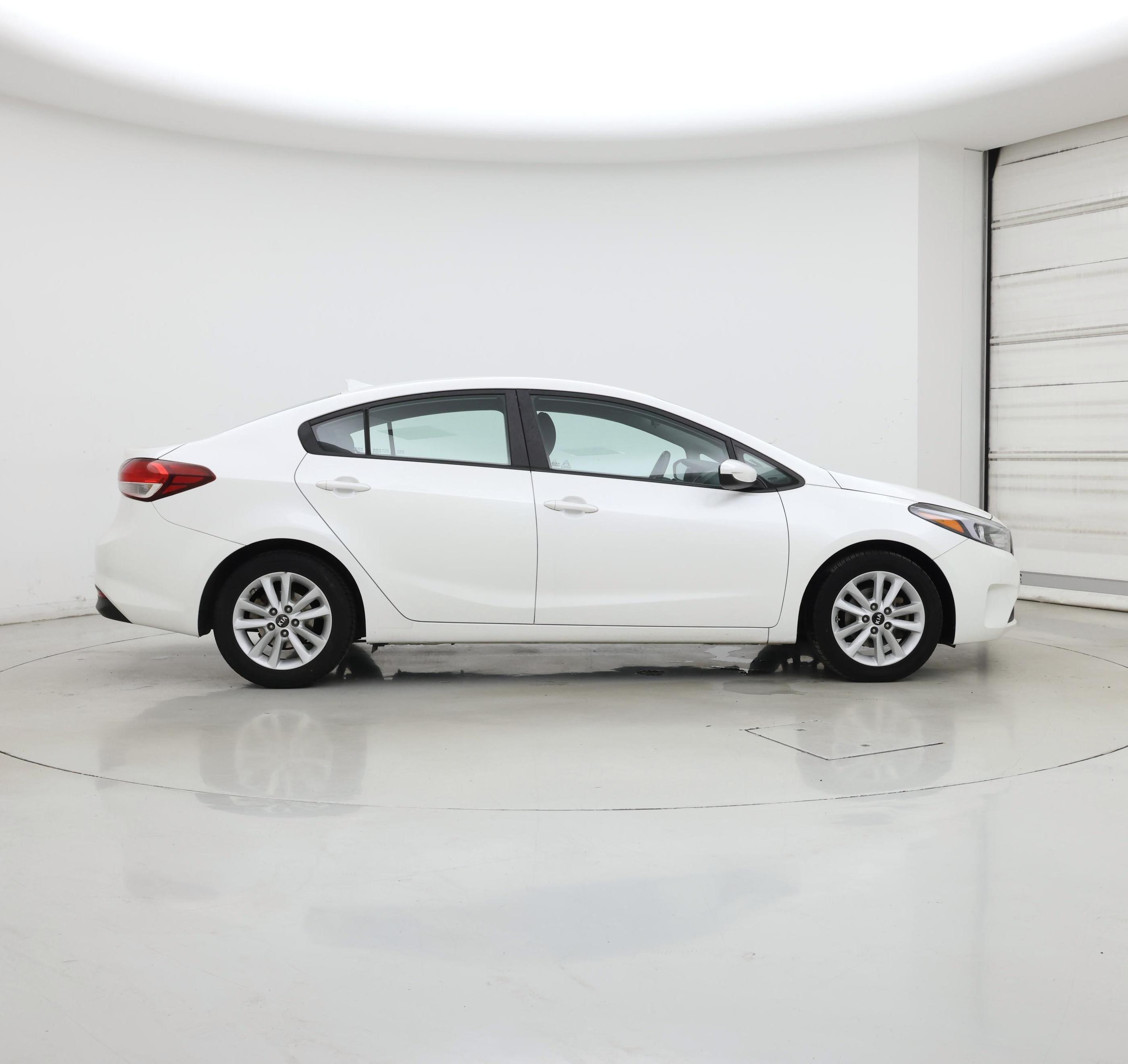 Thumbnail: 2017 Kia Forte - 7