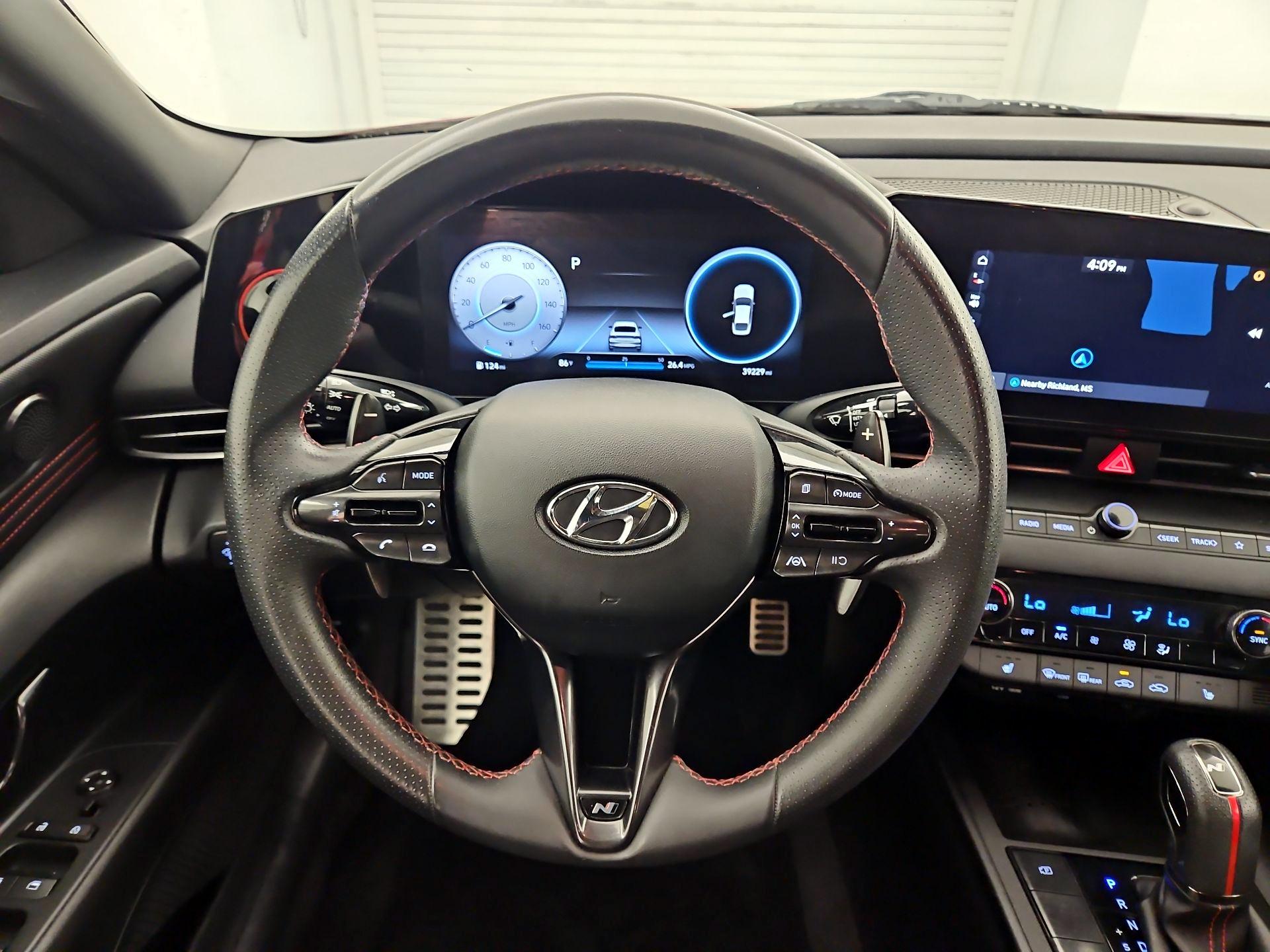 Thumbnail: 2023 Hyundai Elantra - 10