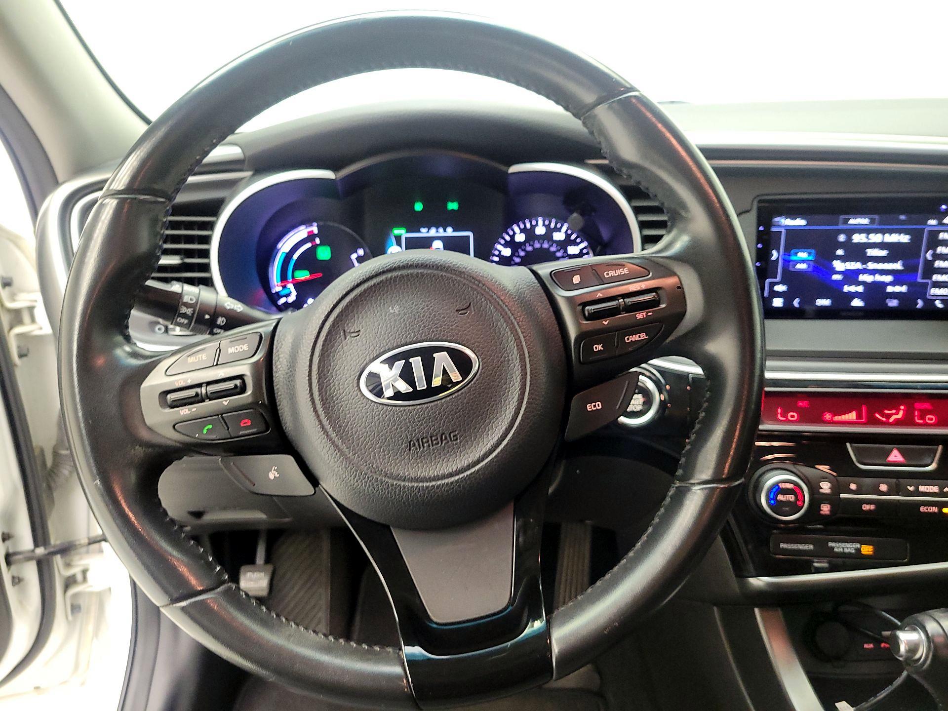 Thumbnail: 2016 Kia Optima - 10