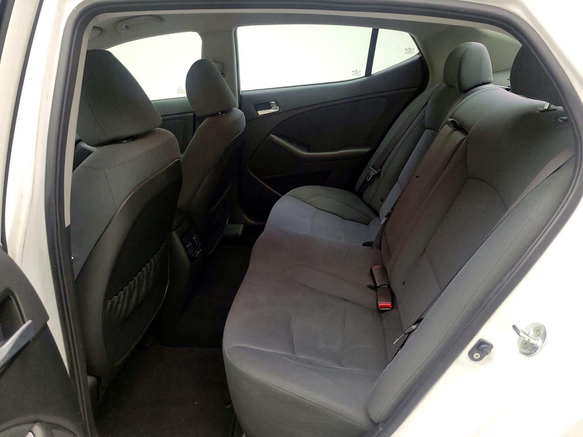 Thumbnail: 2016 Kia Optima - 18